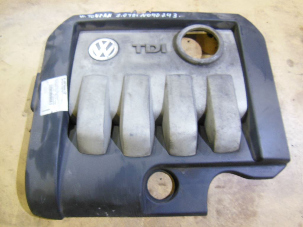 Декоративная крышка двигателя  Volkswagen Touran