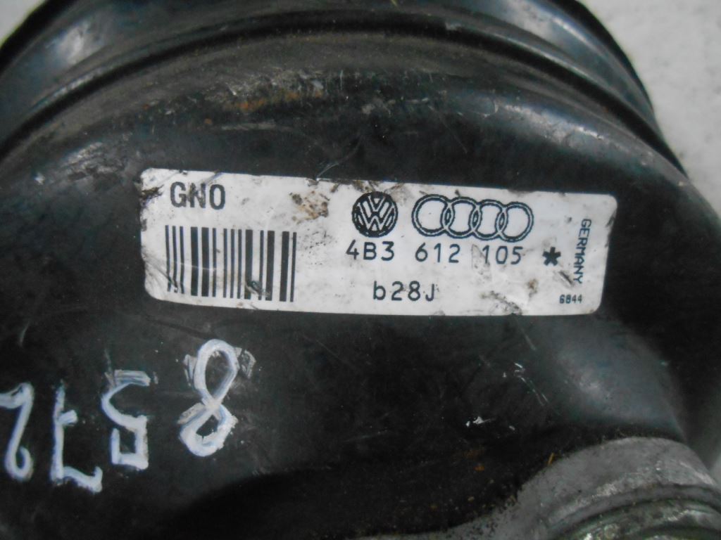 Вакуумный усилитель тормозов  Audi A6