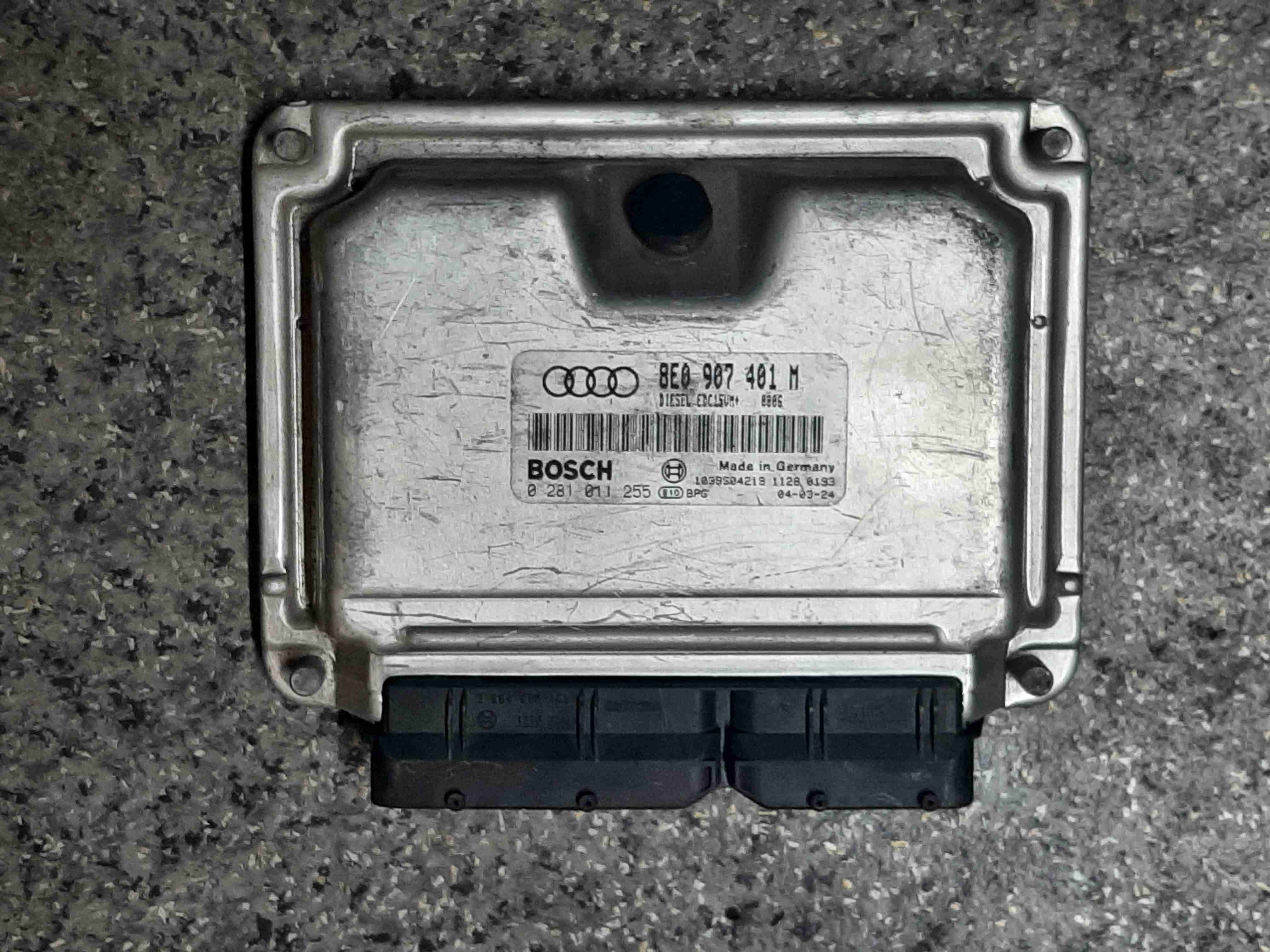 Блок управления двигателем  Audi A4