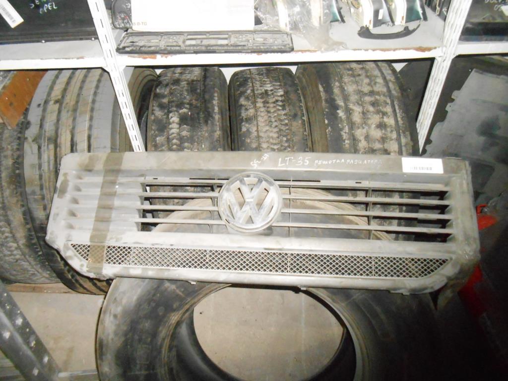 Решетка радиатора  Volkswagen LT