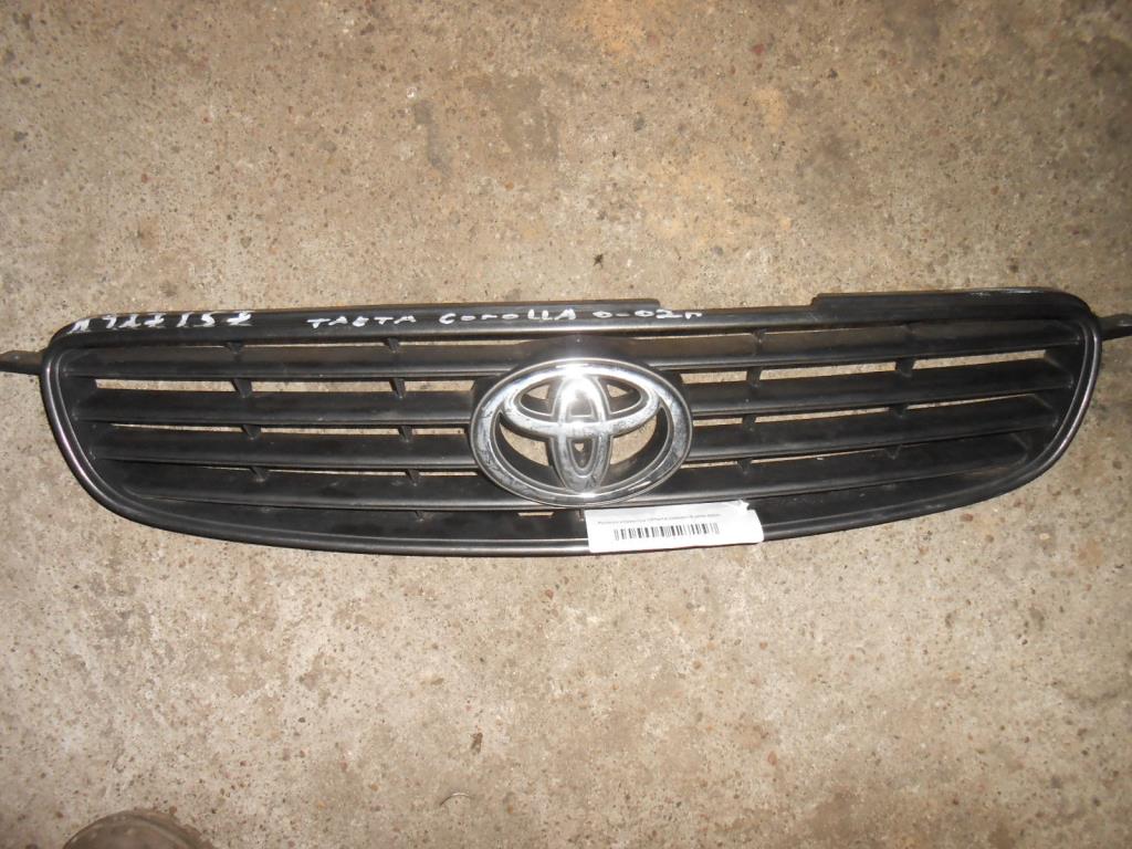 Решетка радиатора  Toyota Corolla