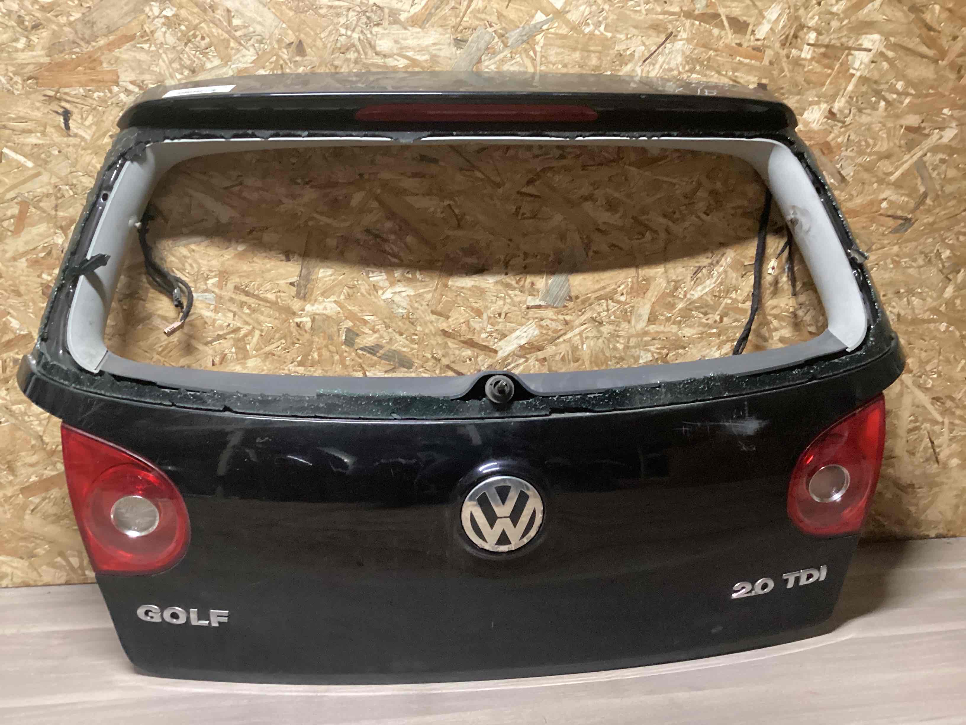 Крышка багажника (дверь 3-5)  Volkswagen Golf