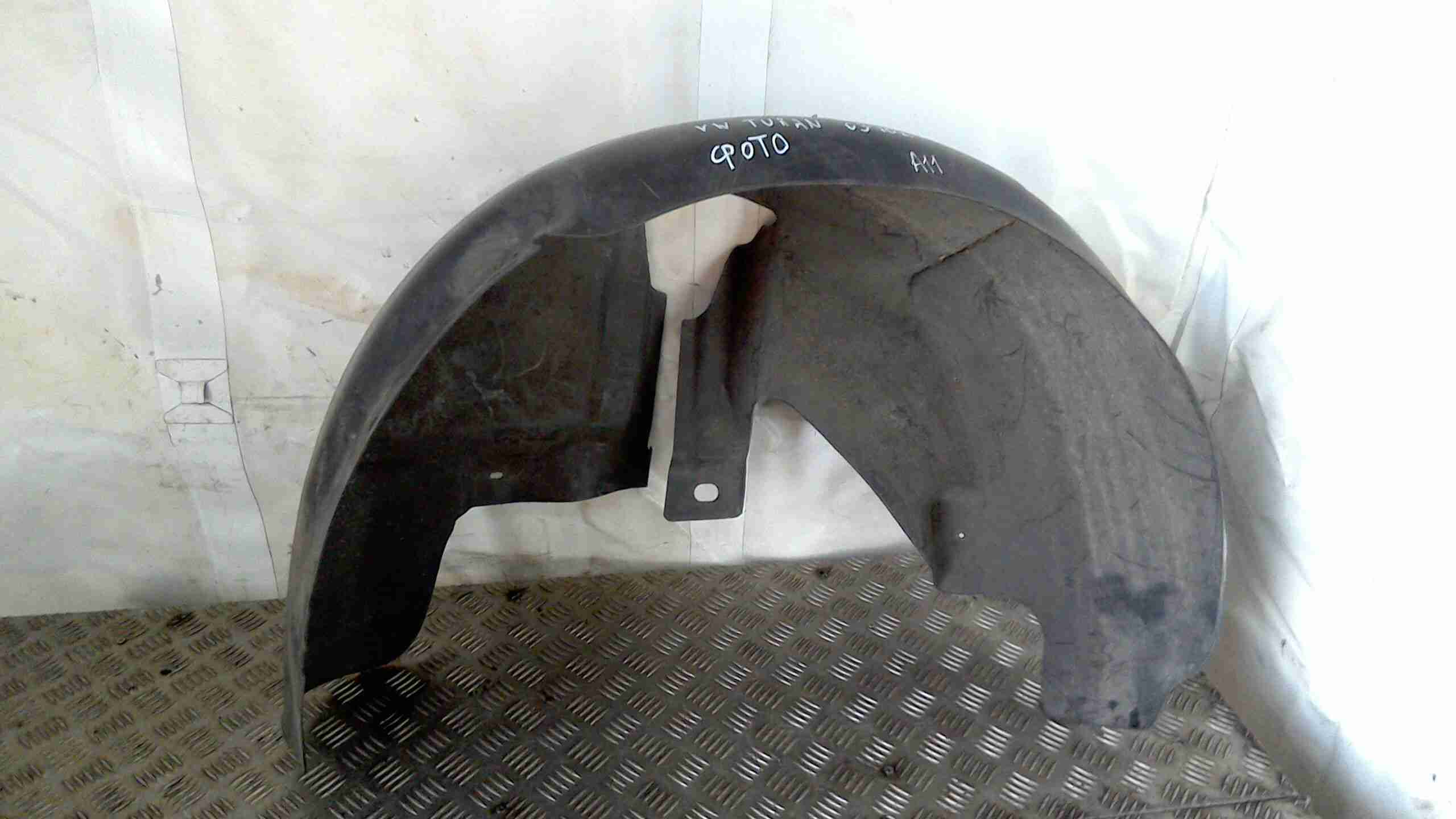 Защита арок задняя правая (подкрылок)  Volkswagen Touran