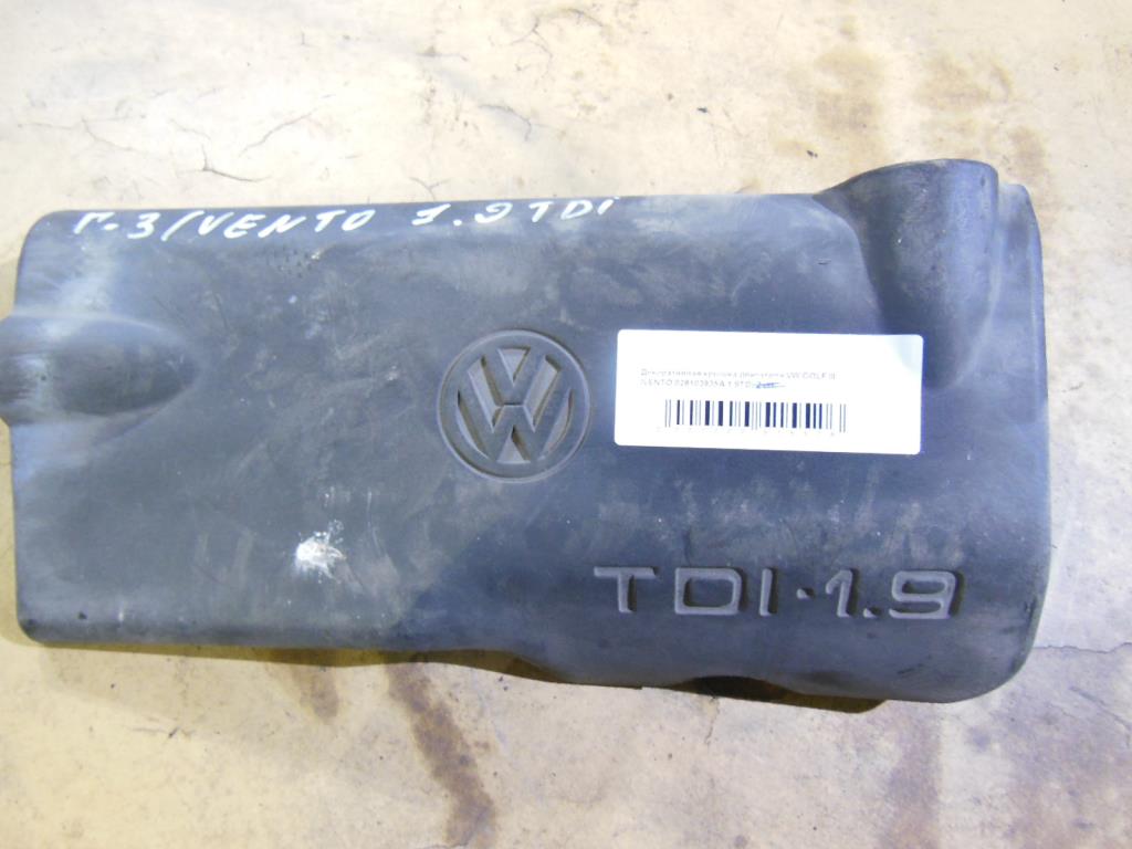 Декоративная крышка двигателя  Volkswagen Golf