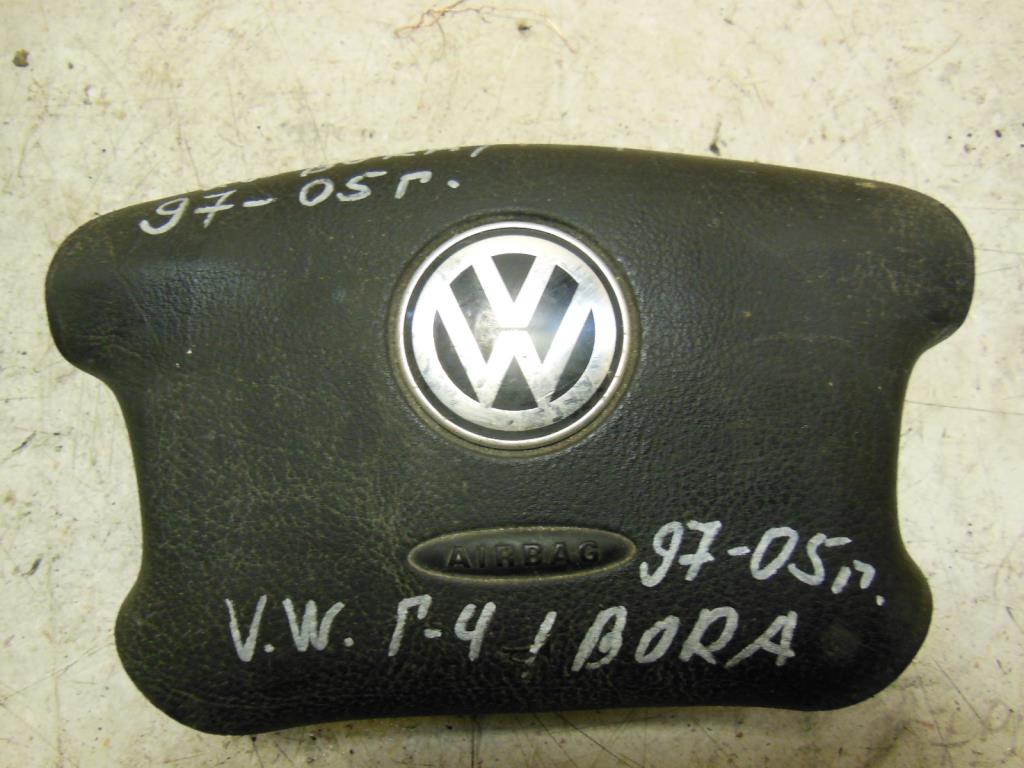 Подушка безопасности водителя  Volkswagen Bora