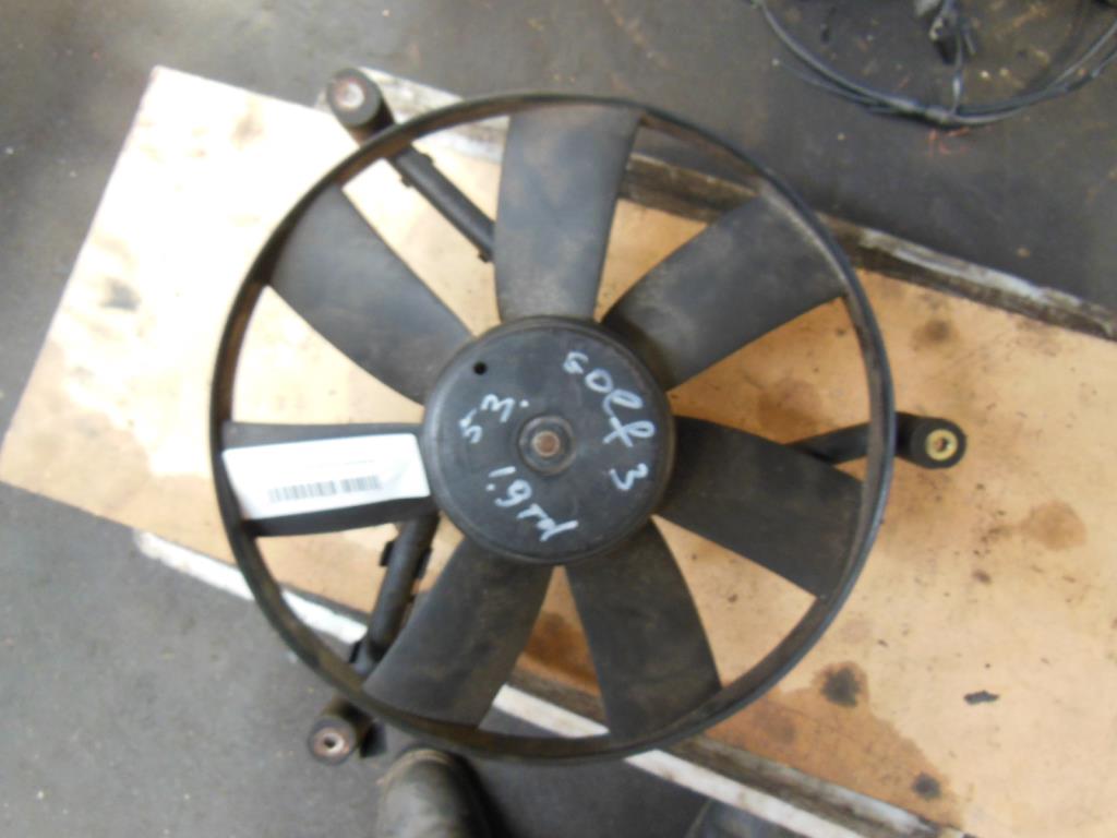 Вентилятор радиатора  Volkswagen Golf