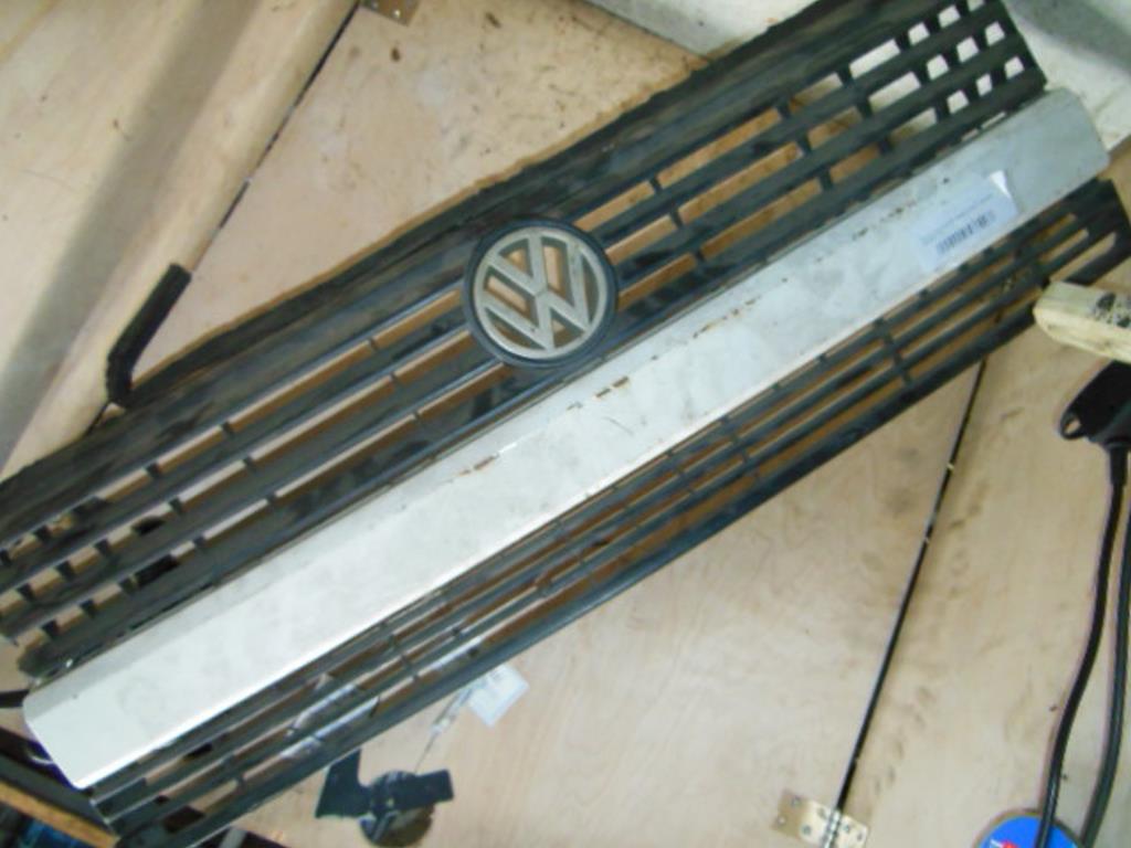 Решетка радиатора  Volkswagen Transporter