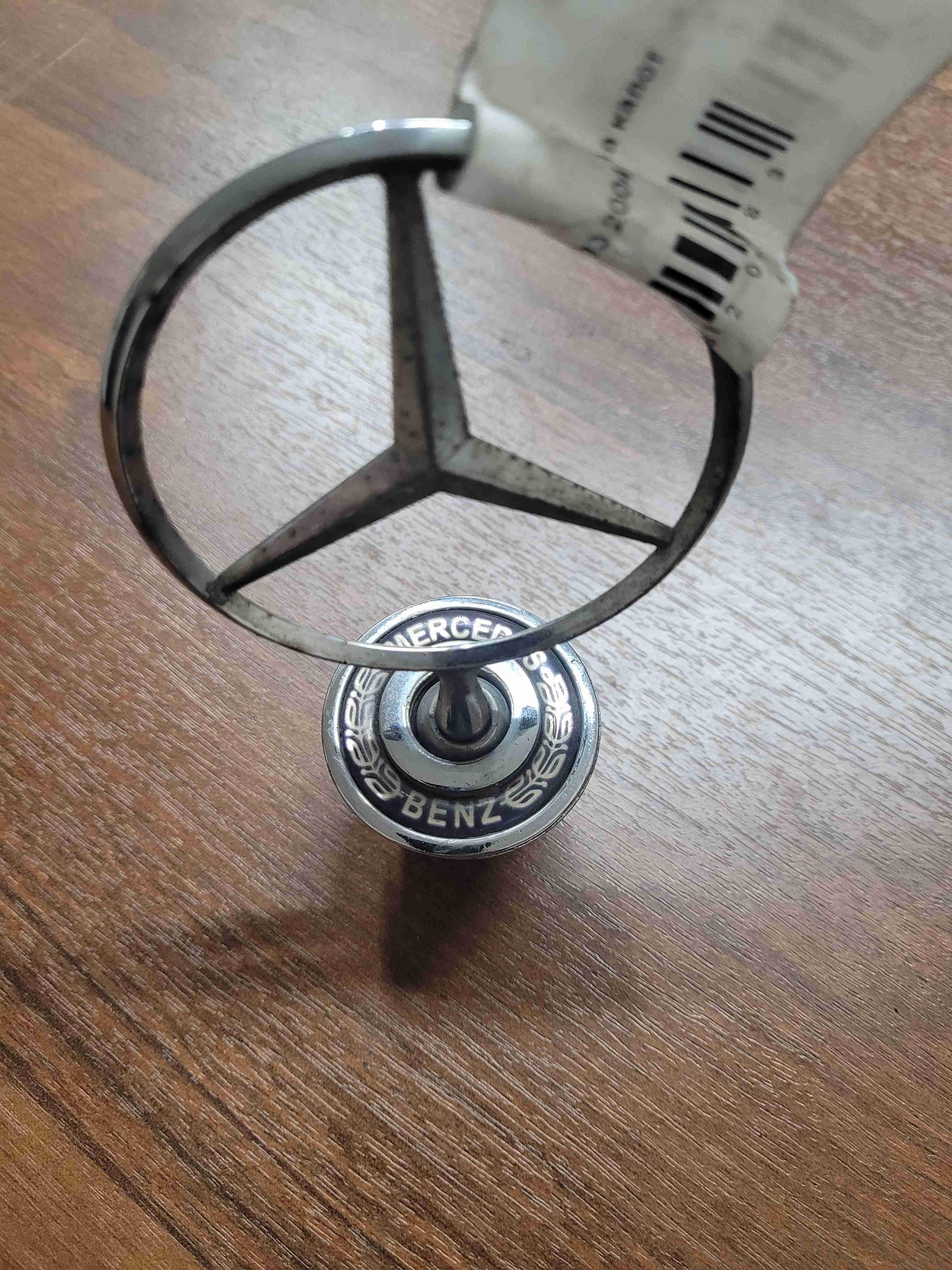 Эмблема  Mercedes C
