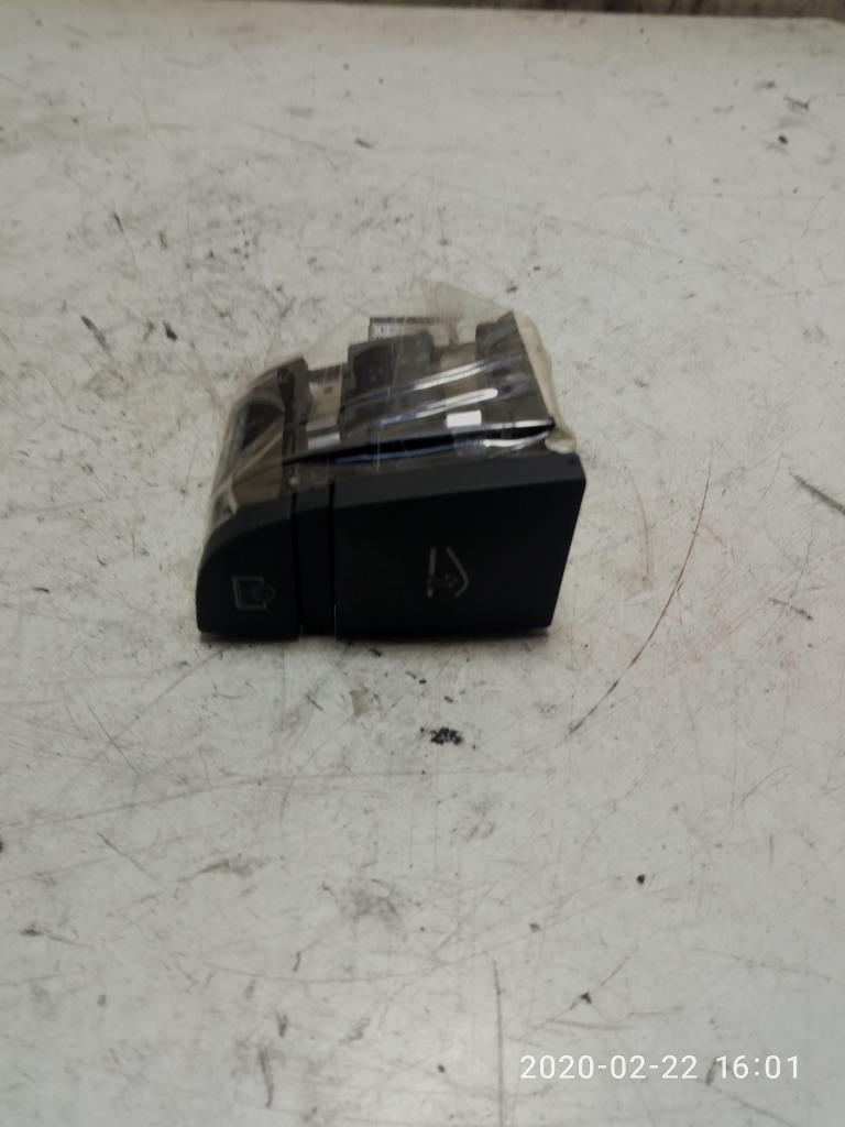 Кнопка (выключатель)  Audi A6
