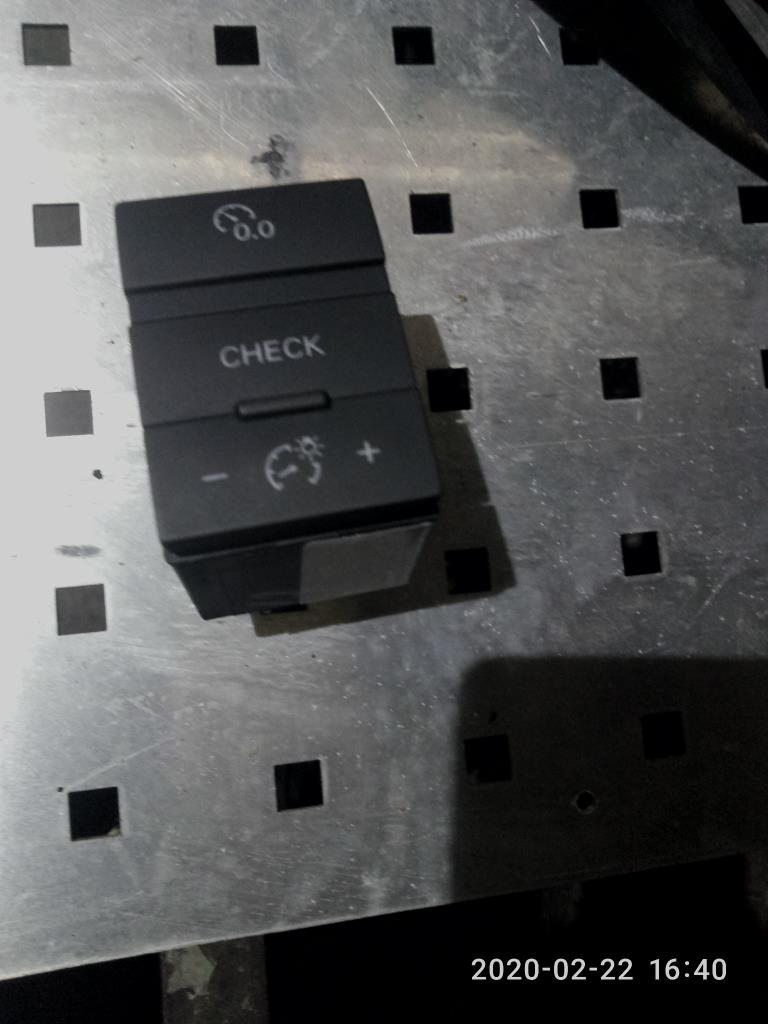Кнопка освещения панели приборов  Audi A6