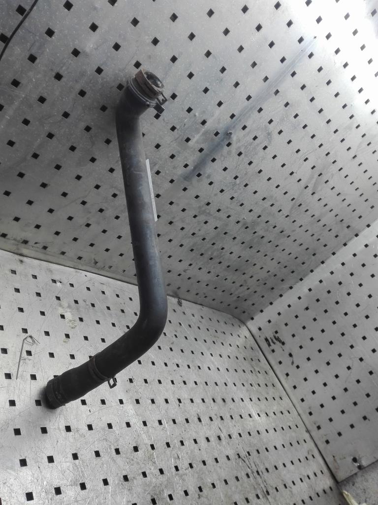 Патрубок радиатора  Volkswagen Golf