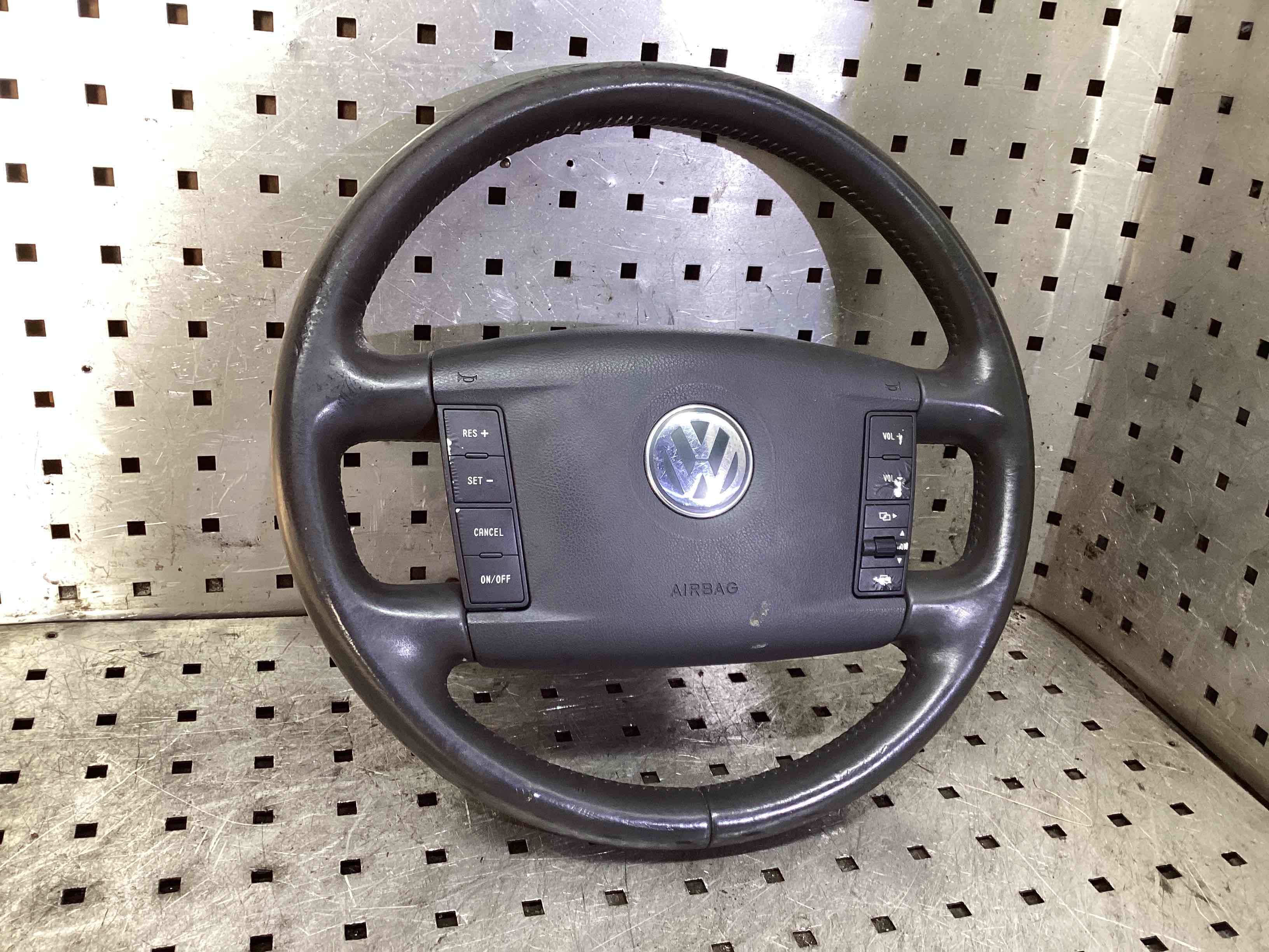 Руль  Volkswagen Touareg
