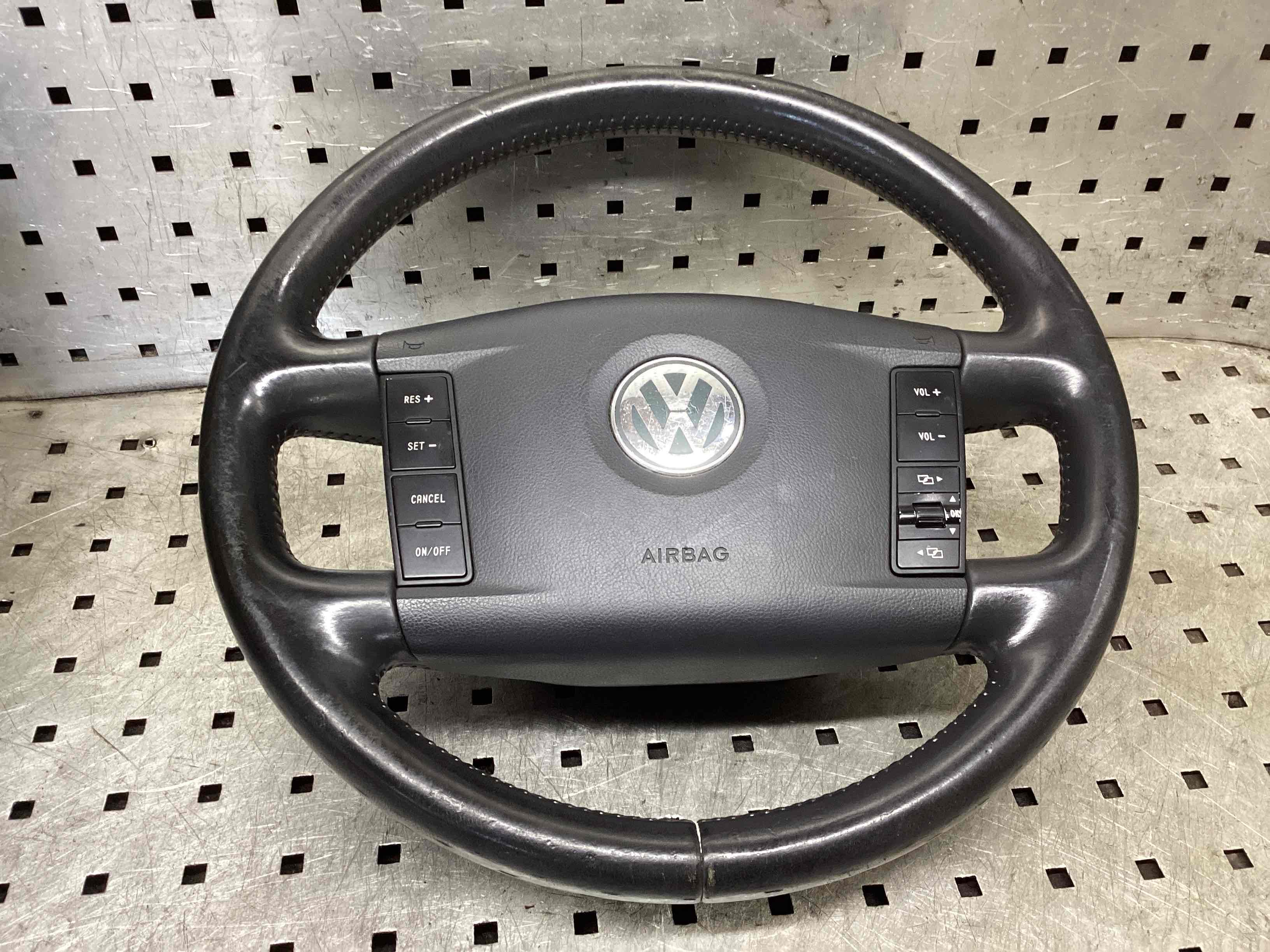 Руль  Volkswagen Touareg