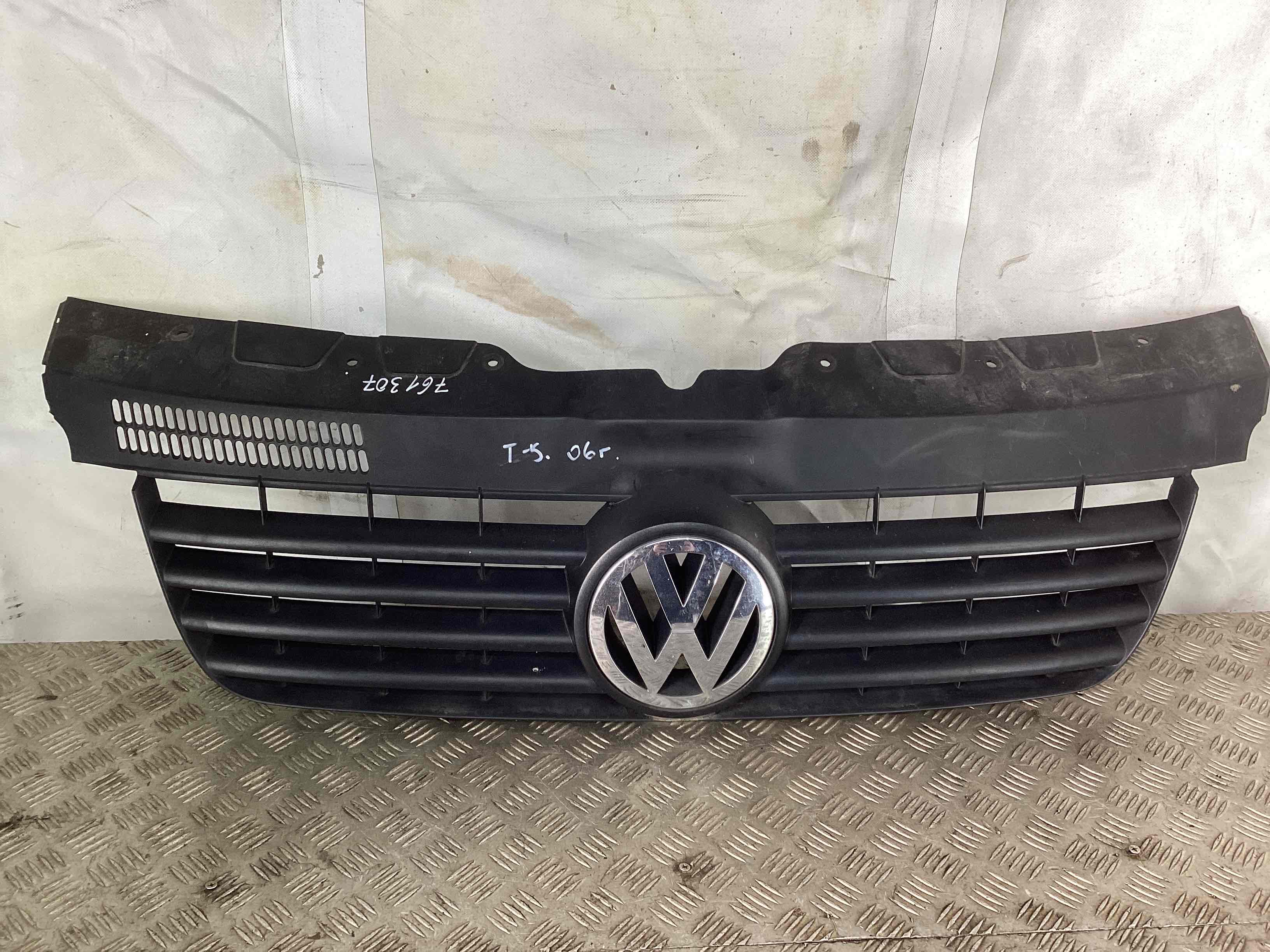 Решетка радиатора Volkswagen Transporter (T5) купить в Беларуси