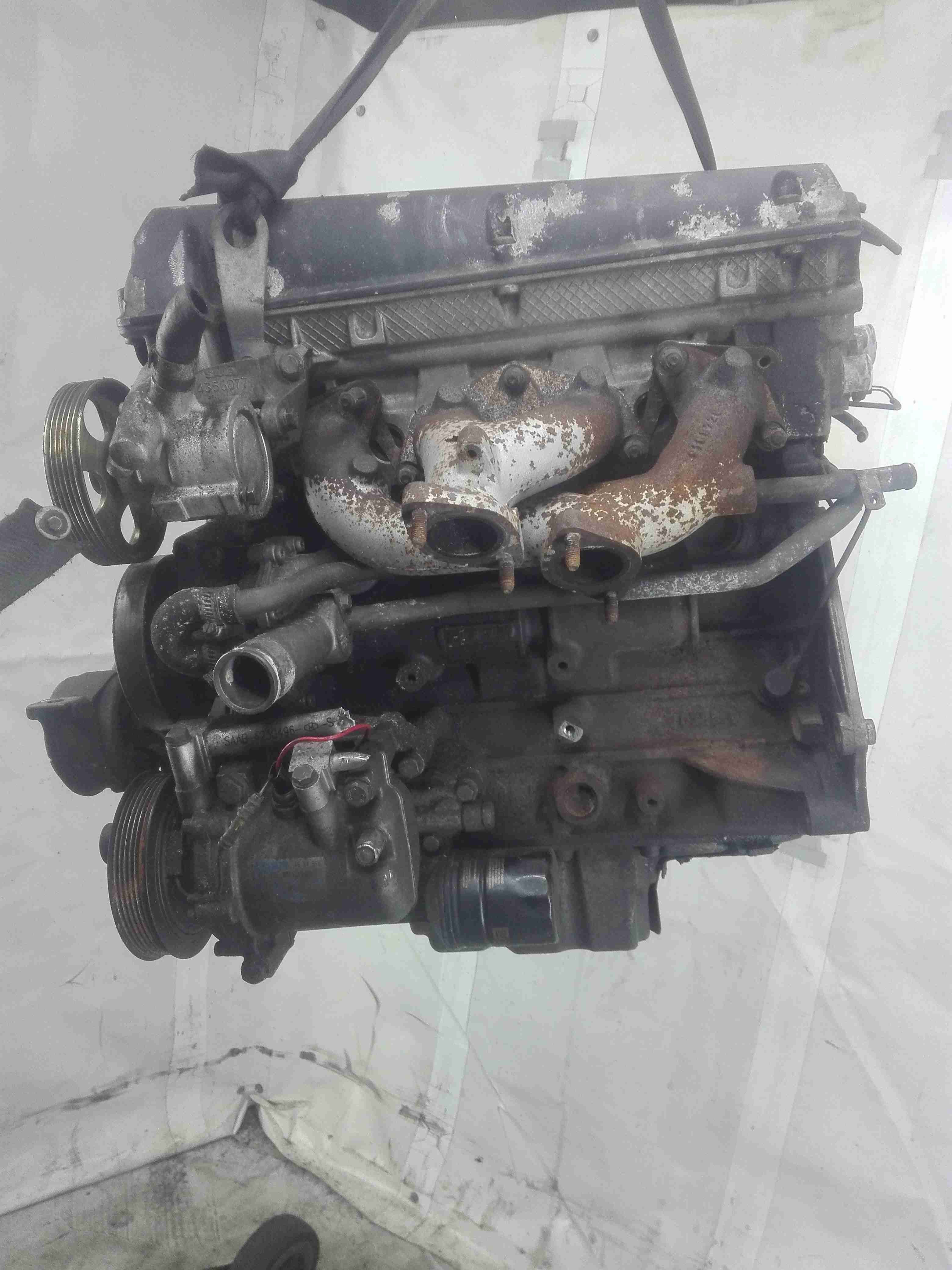 Двигатель  Saab 900