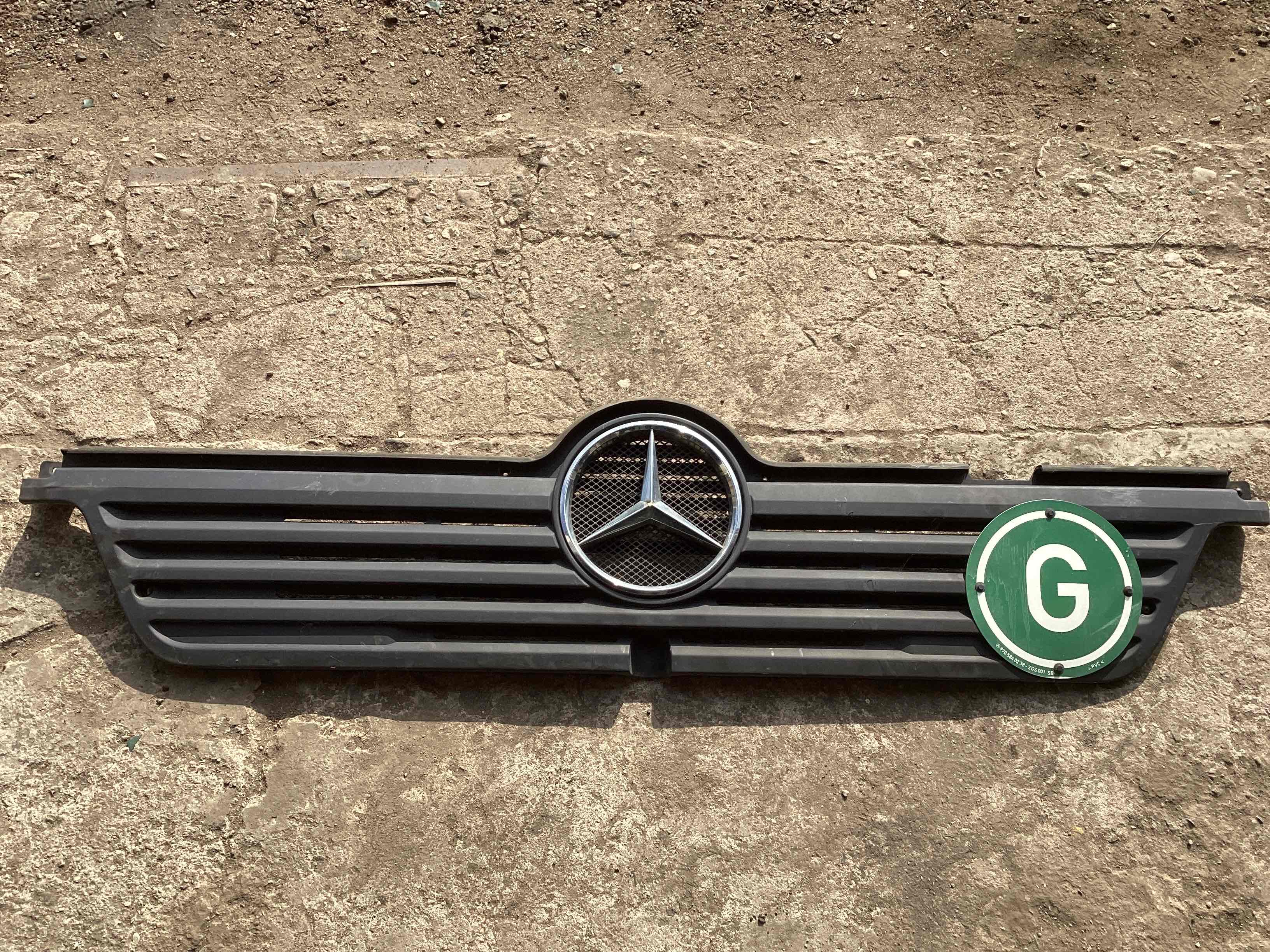 Решетка радиатора Mercedes Atego 1 купить в России