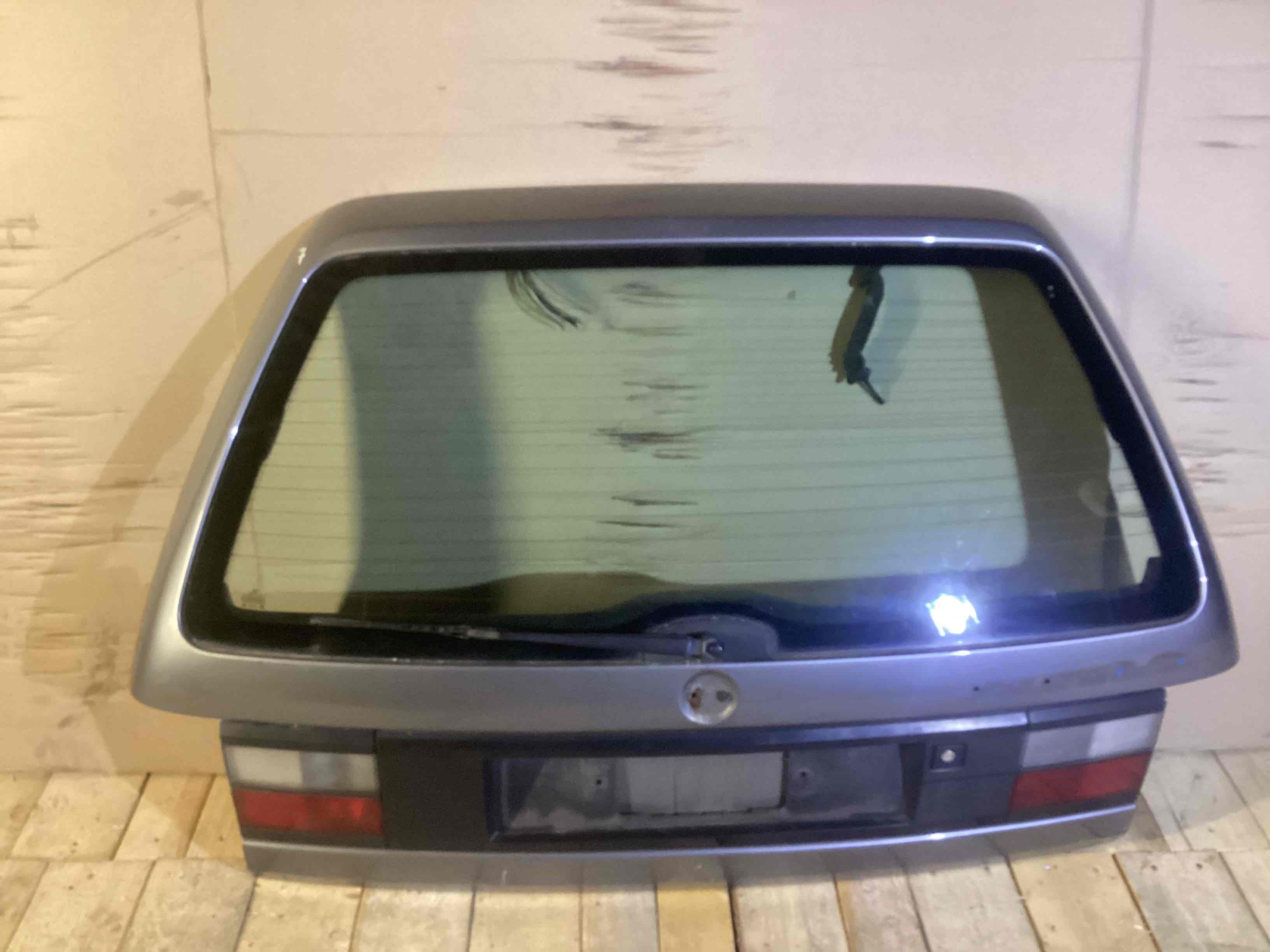 Крышка багажника (дверь 3-5)  Volkswagen Passat
