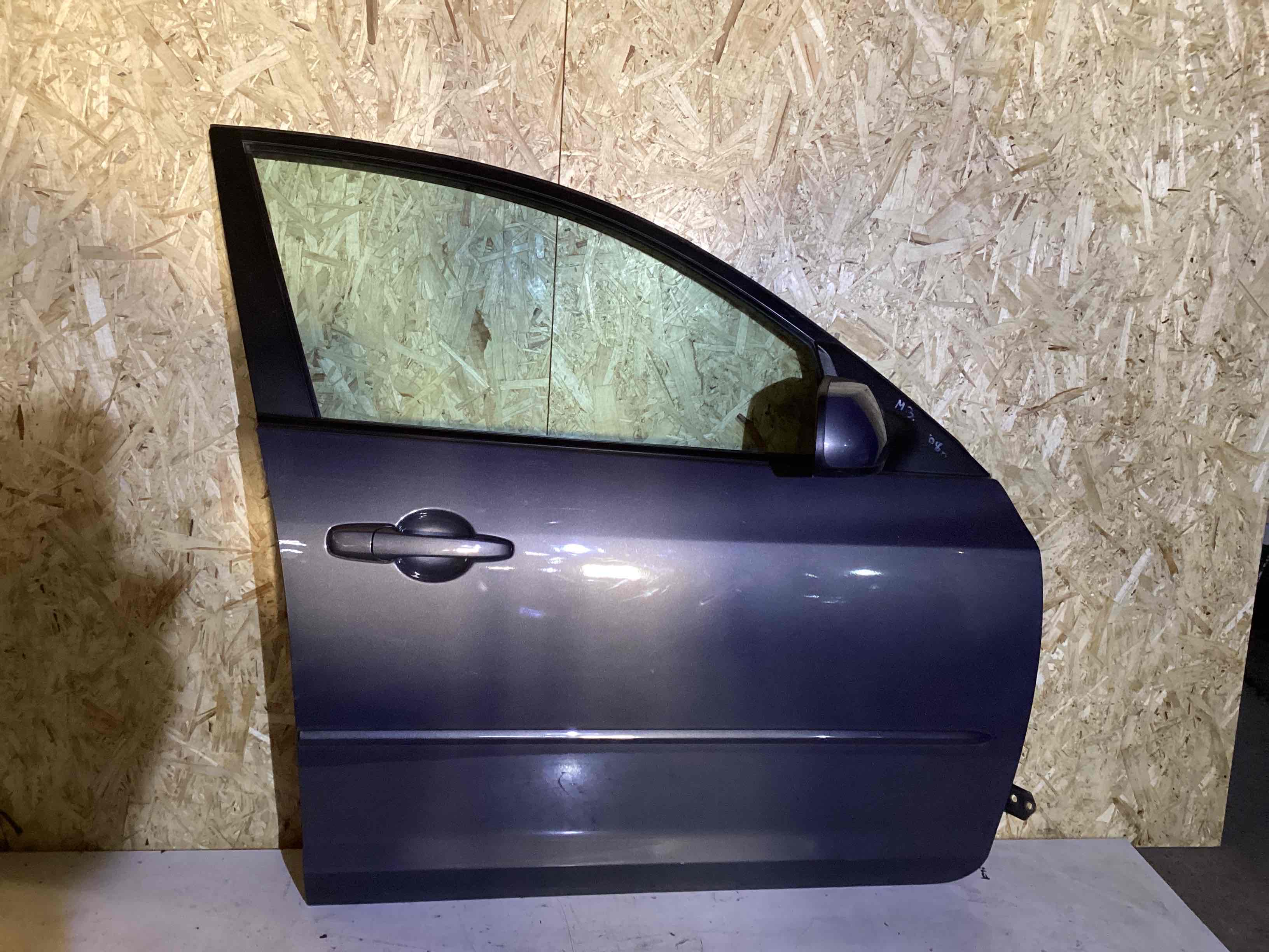Дверь передняя правая  Mazda 3