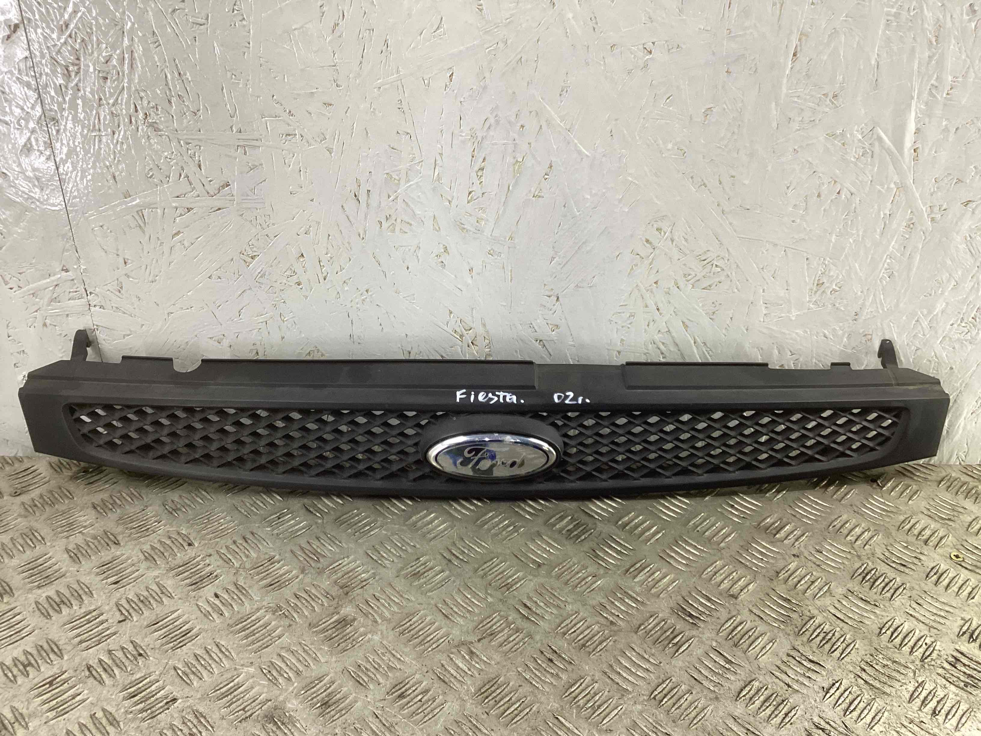 Решетка радиатора  Ford Fiesta