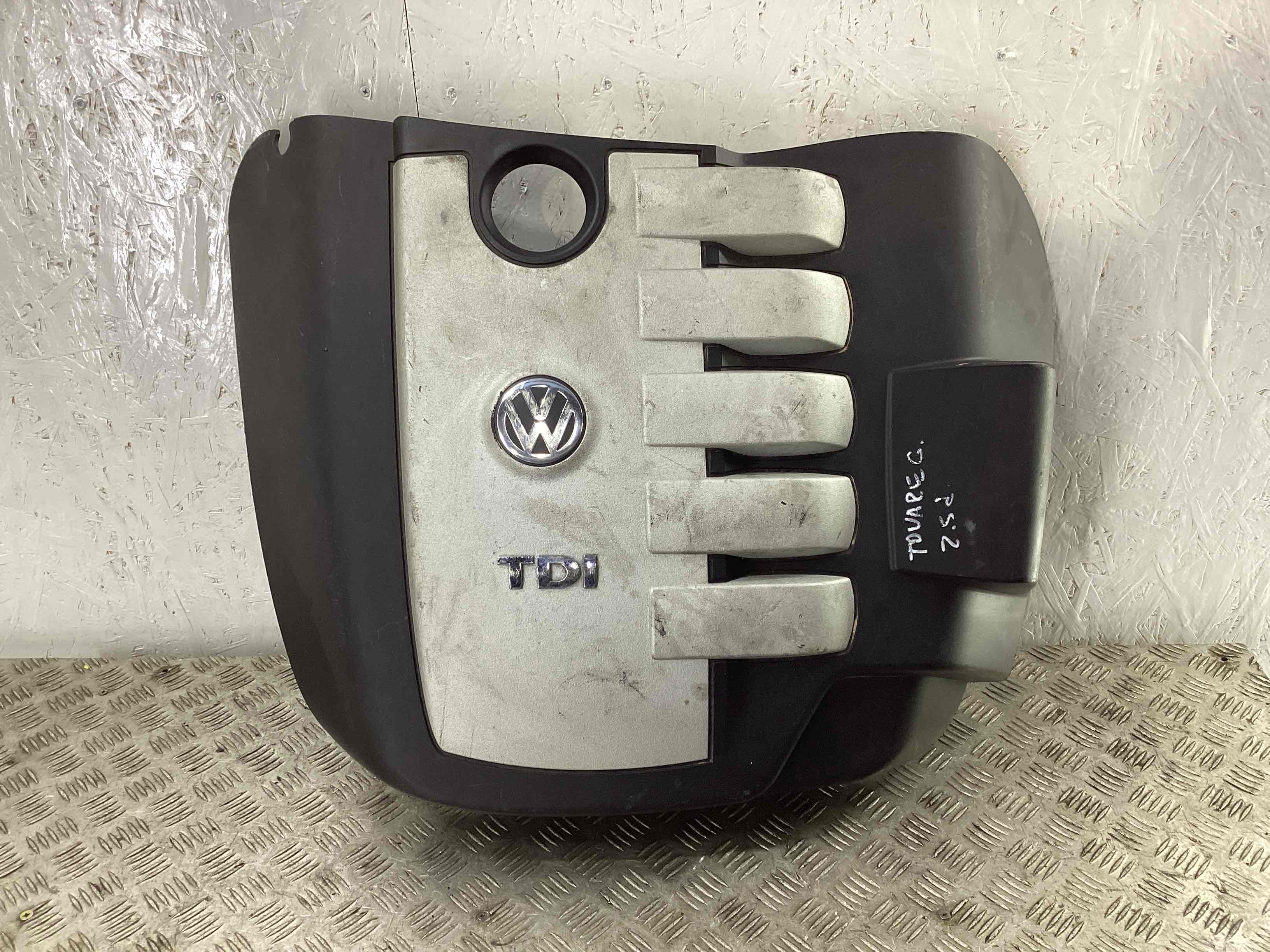 Декоративная крышка двигателя  Volkswagen Touareg