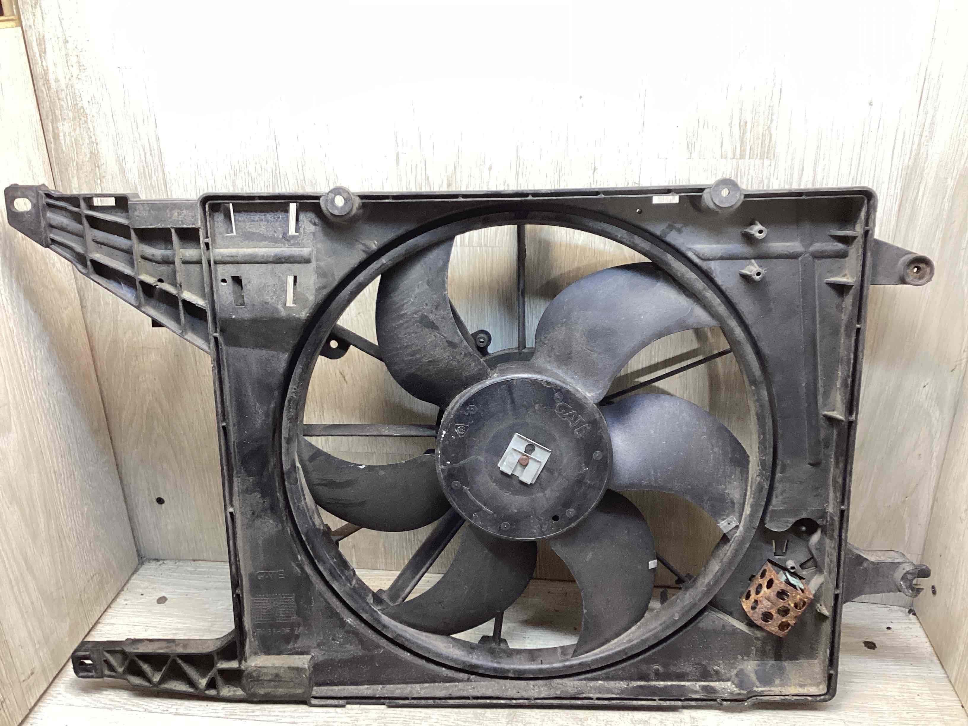 Вентилятор радиатора основного Dacia Logan 1 купить в России