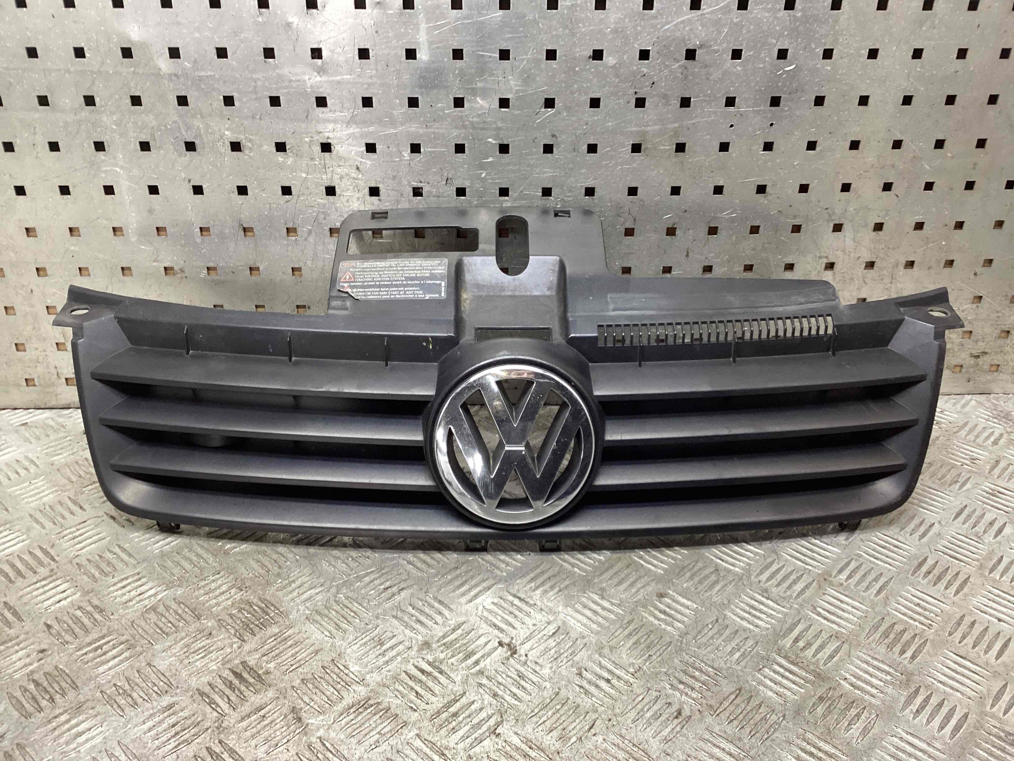 Решетка радиатора  Volkswagen Polo