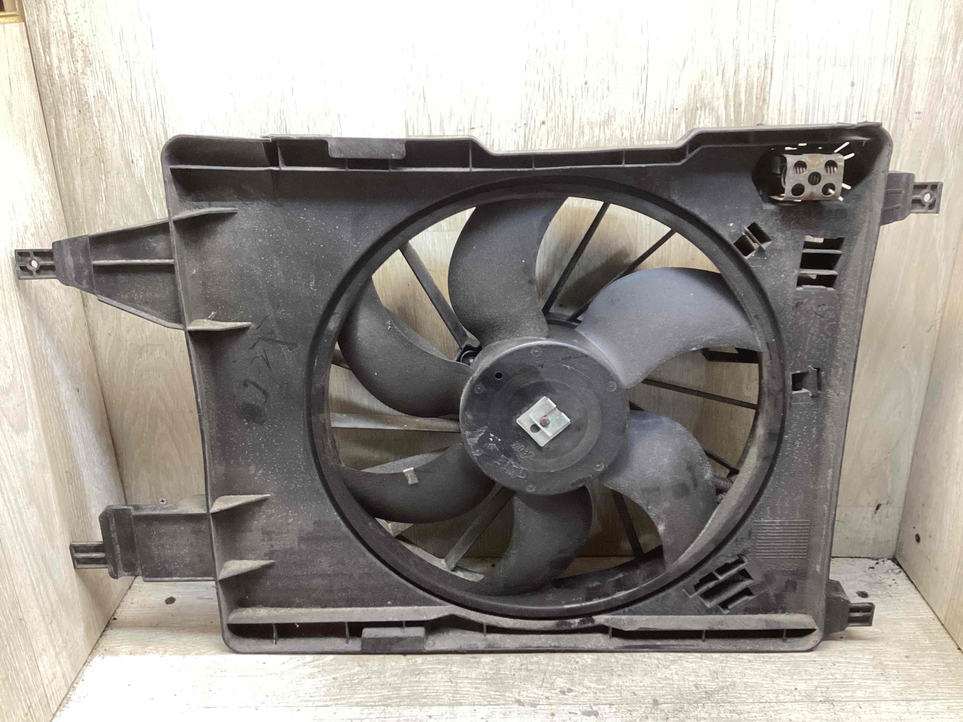 Вентилятор радиатора  Renault Scenic