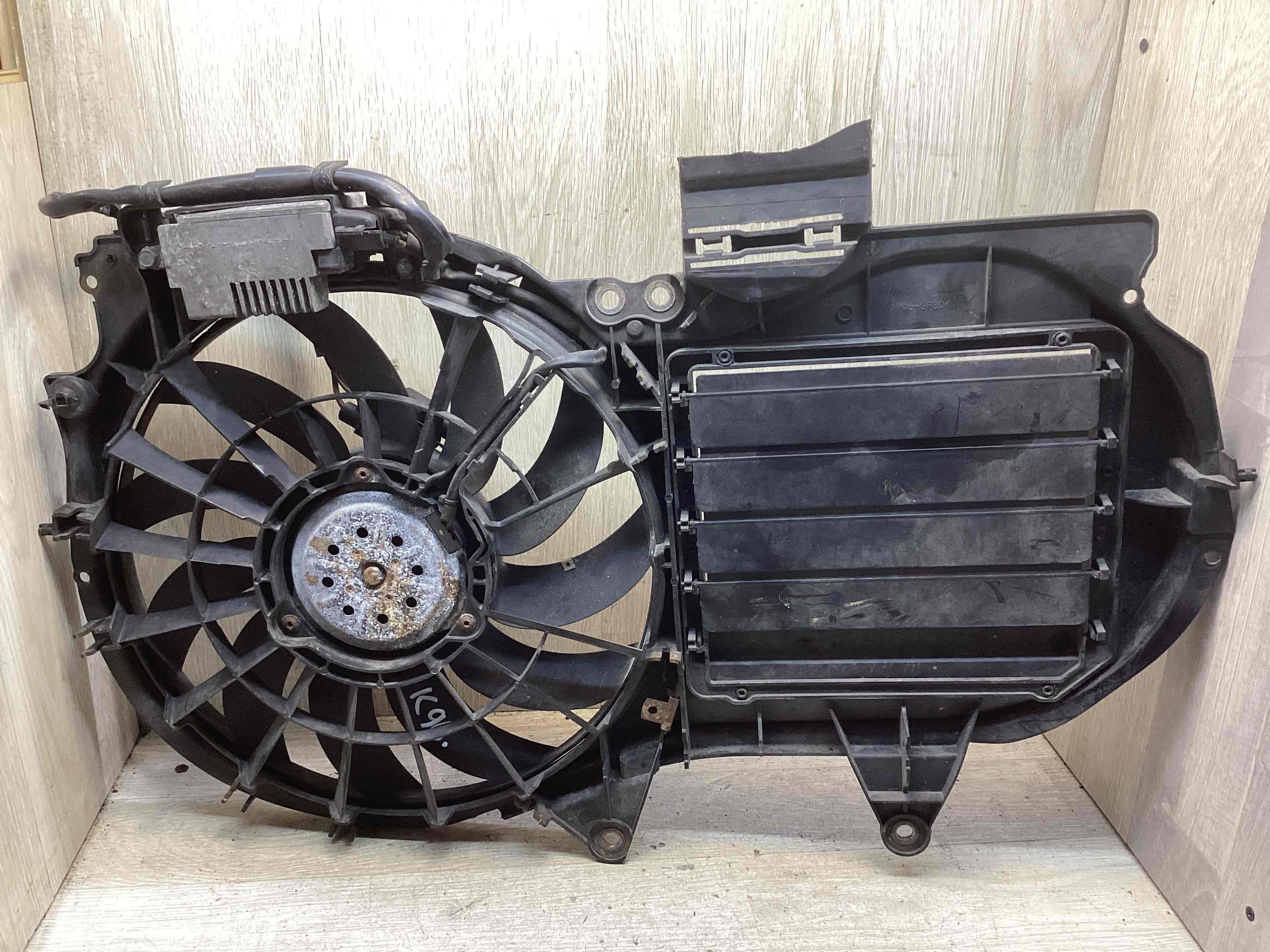 Вентилятор радиатора основного Audi A4 B7 купить в Беларуси