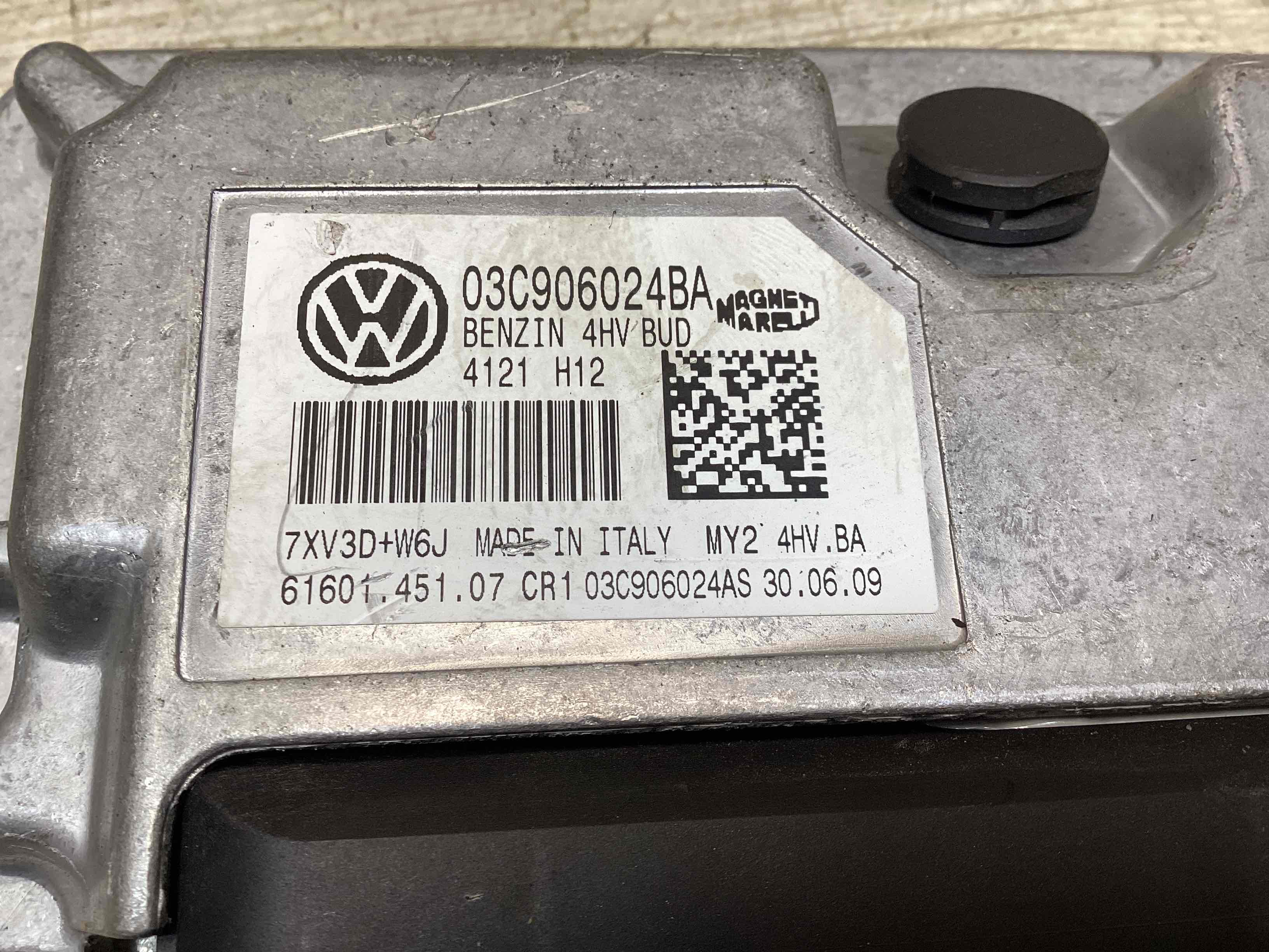 Блок управления двигателем Volkswagen Caddy 3 купить в России