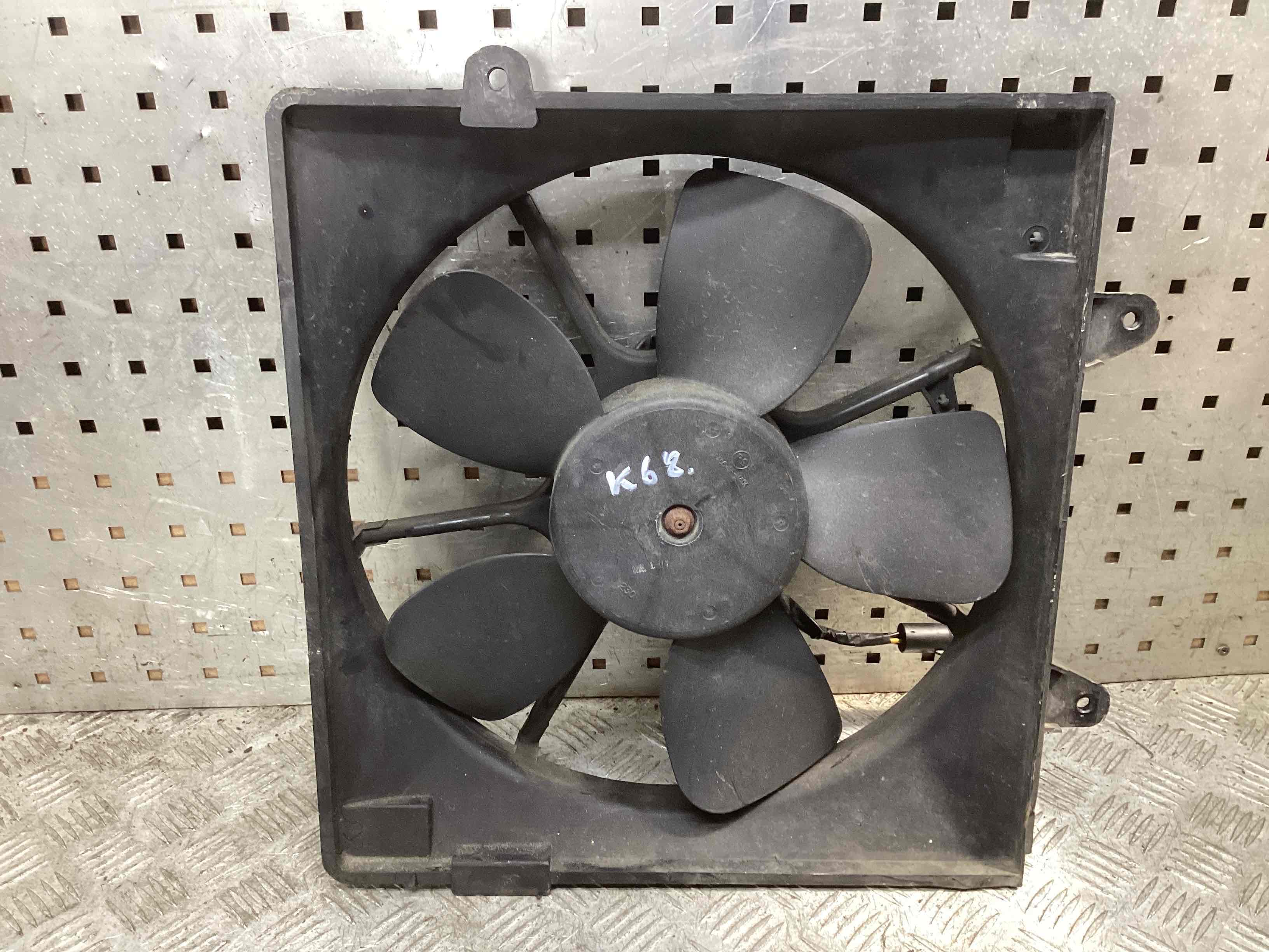 Вентилятор радиатора  Kia Carnival