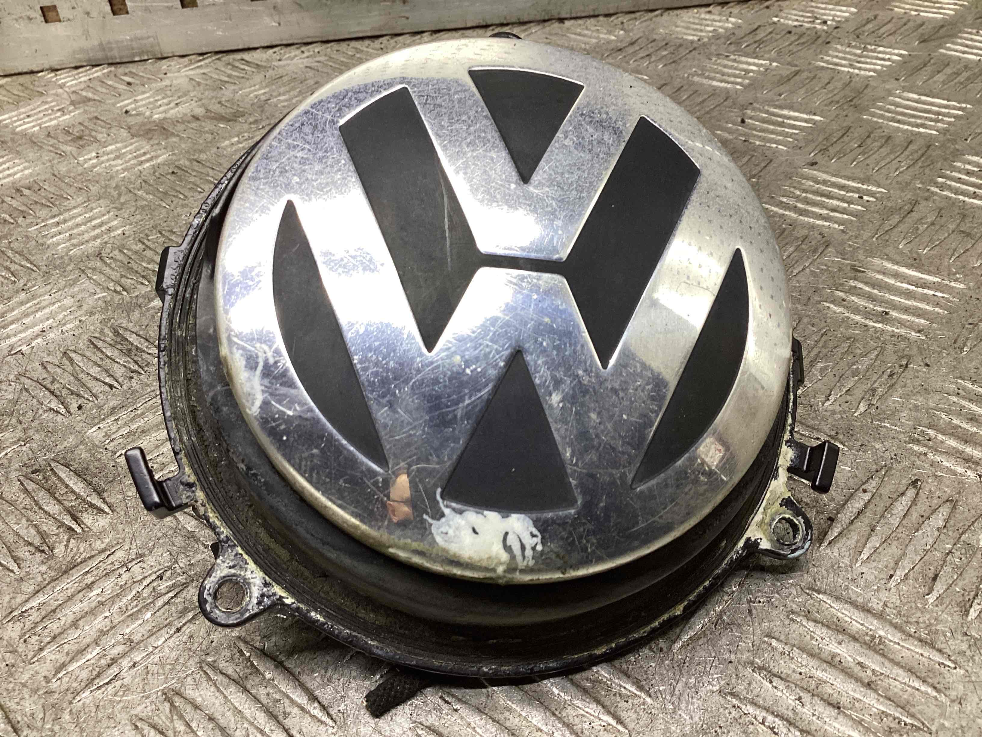Ручка крышки багажника  Volkswagen Golf