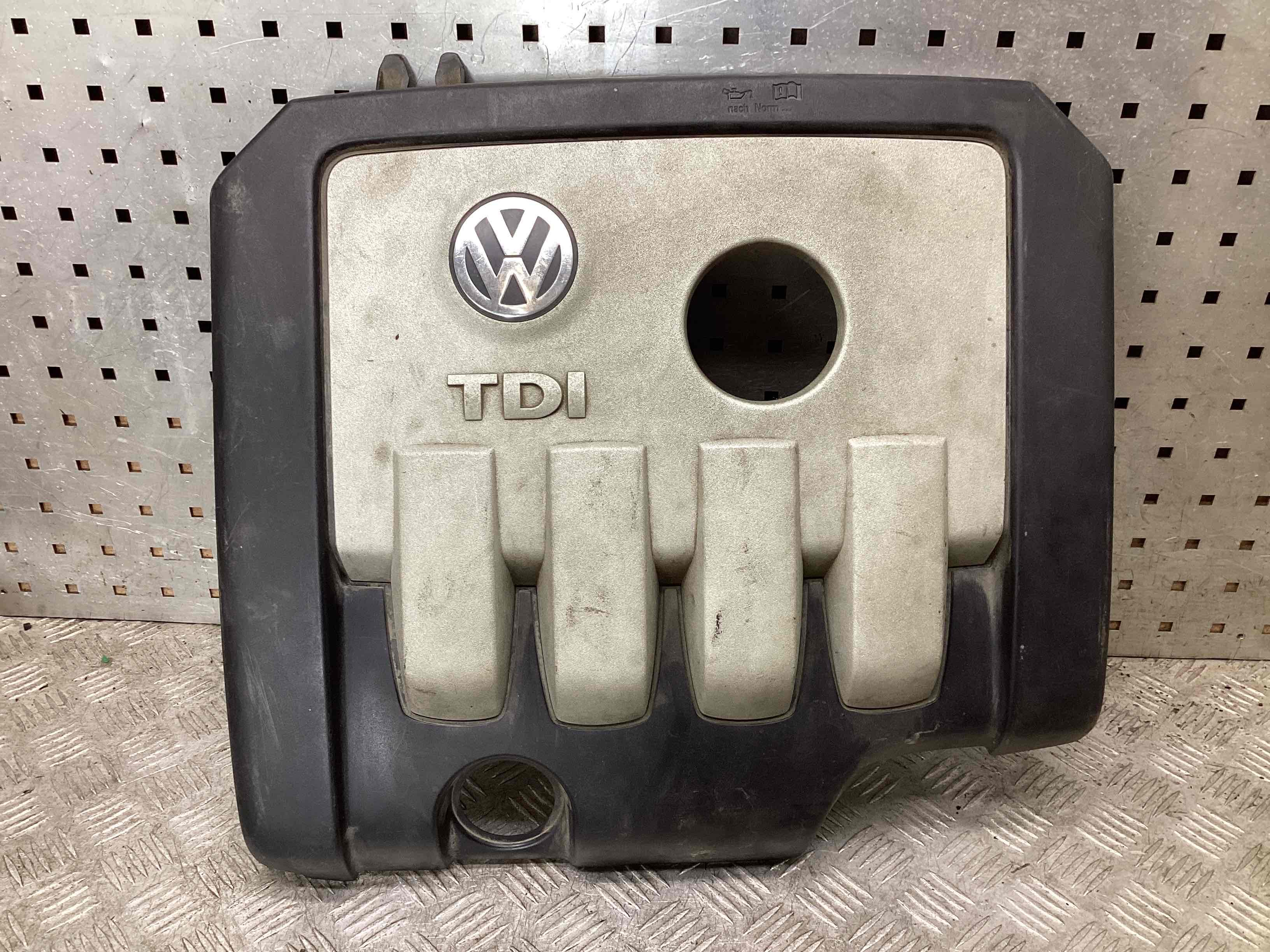 Крышка двигателя передняя Volkswagen Touran 1 купить в Беларуси