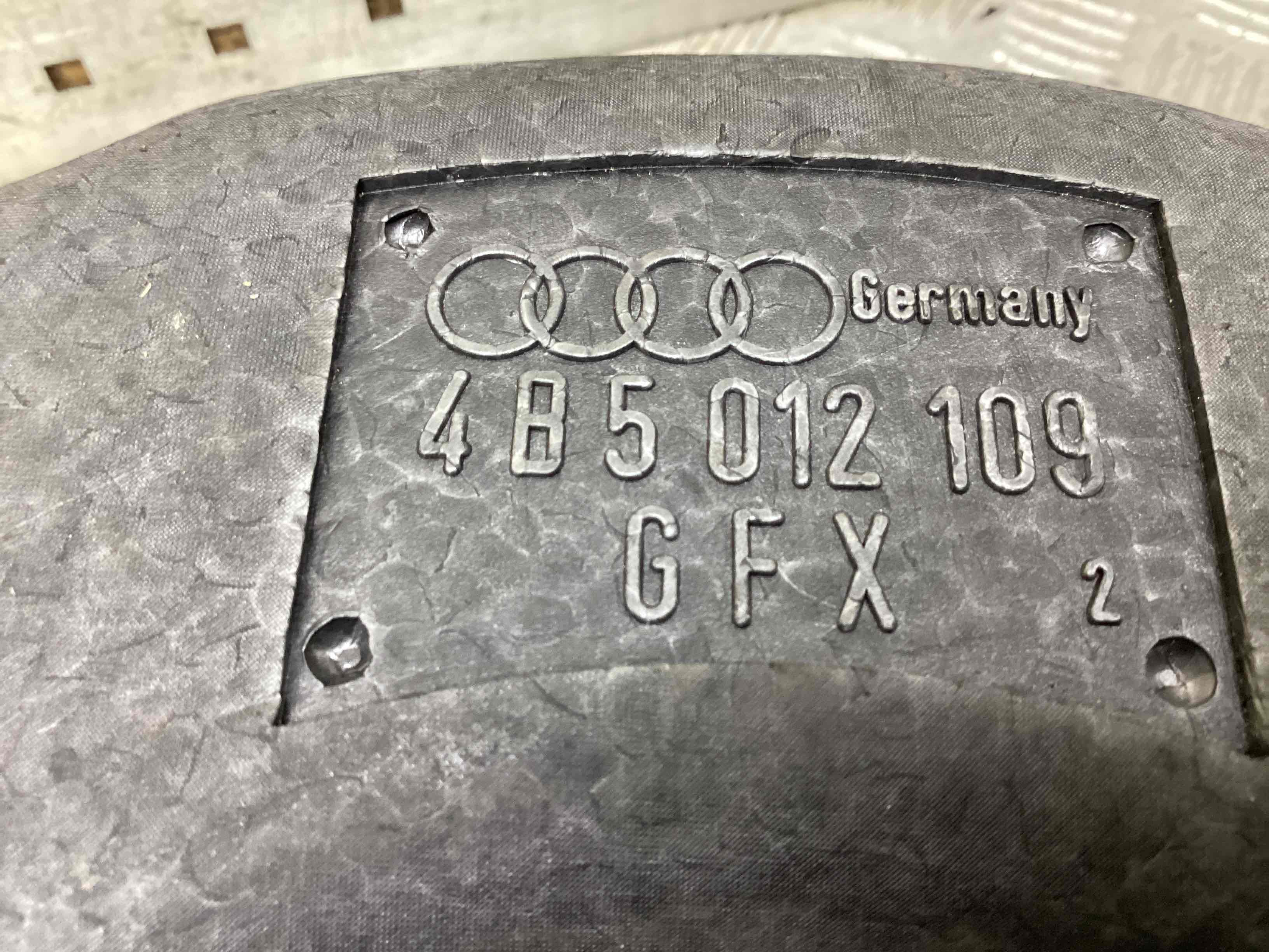 Ящик для инструментов Audi A6 C5 купить в Беларуси