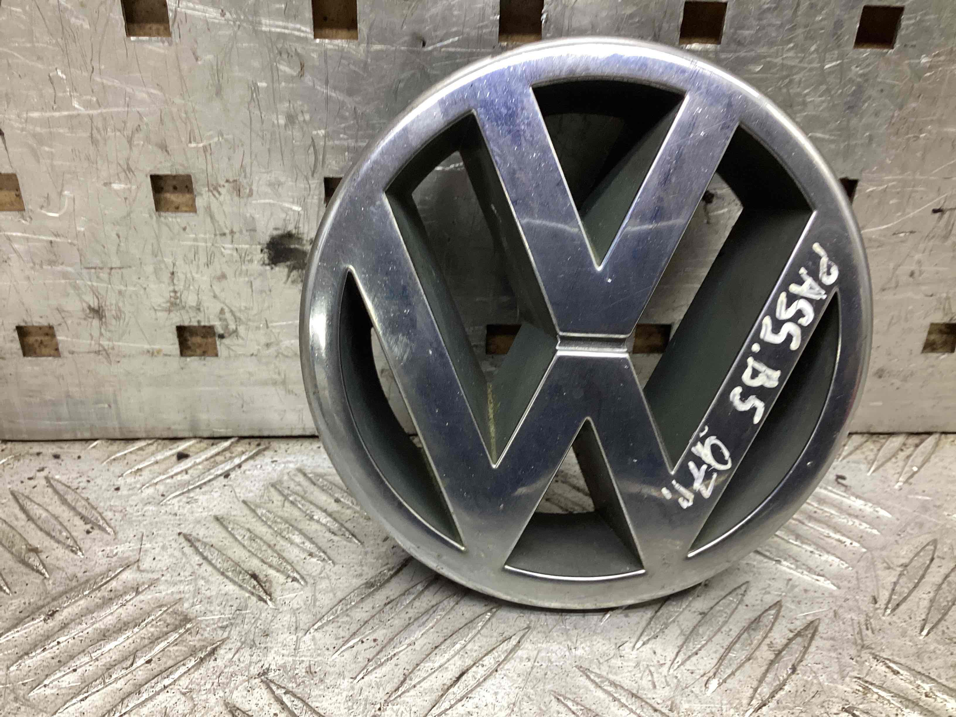 Эмблема  Volkswagen Passat