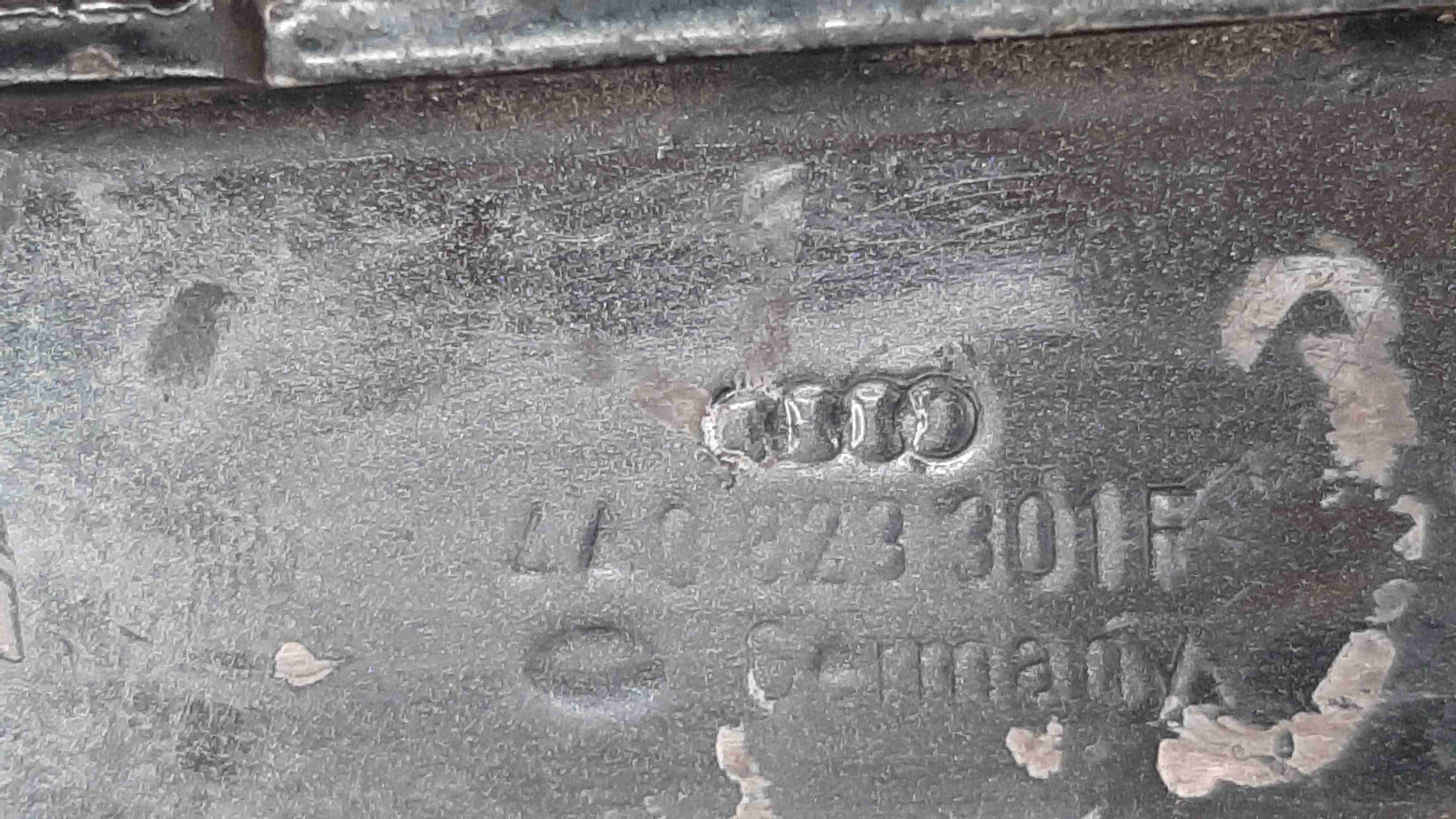 Петля капота правая Audi A6 C4 купить в России