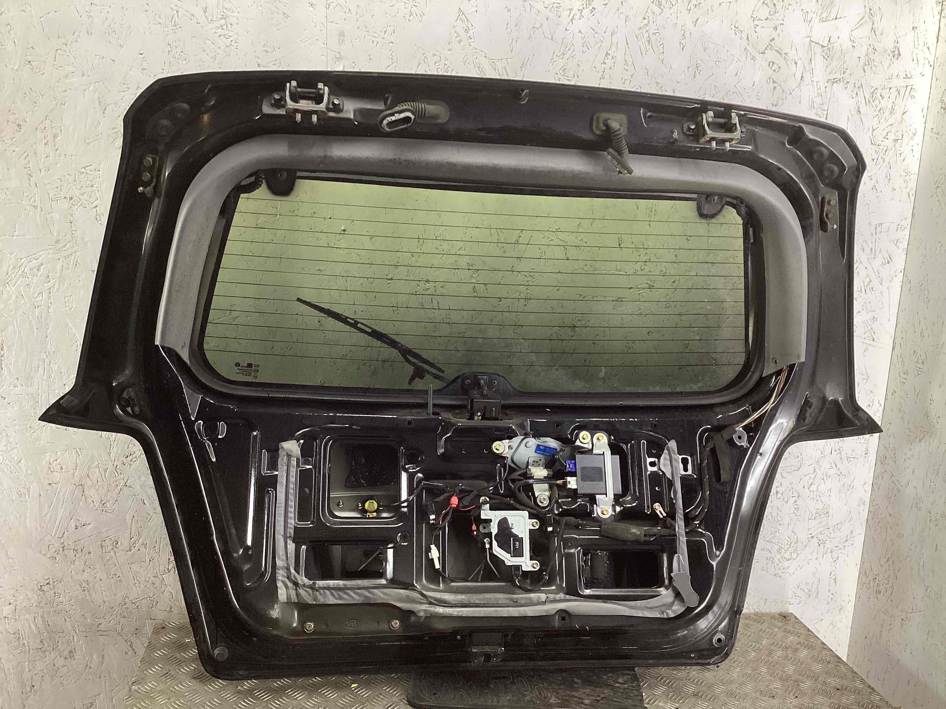 Крышка (дверь) багажника Kia Sorento 1 купить в России