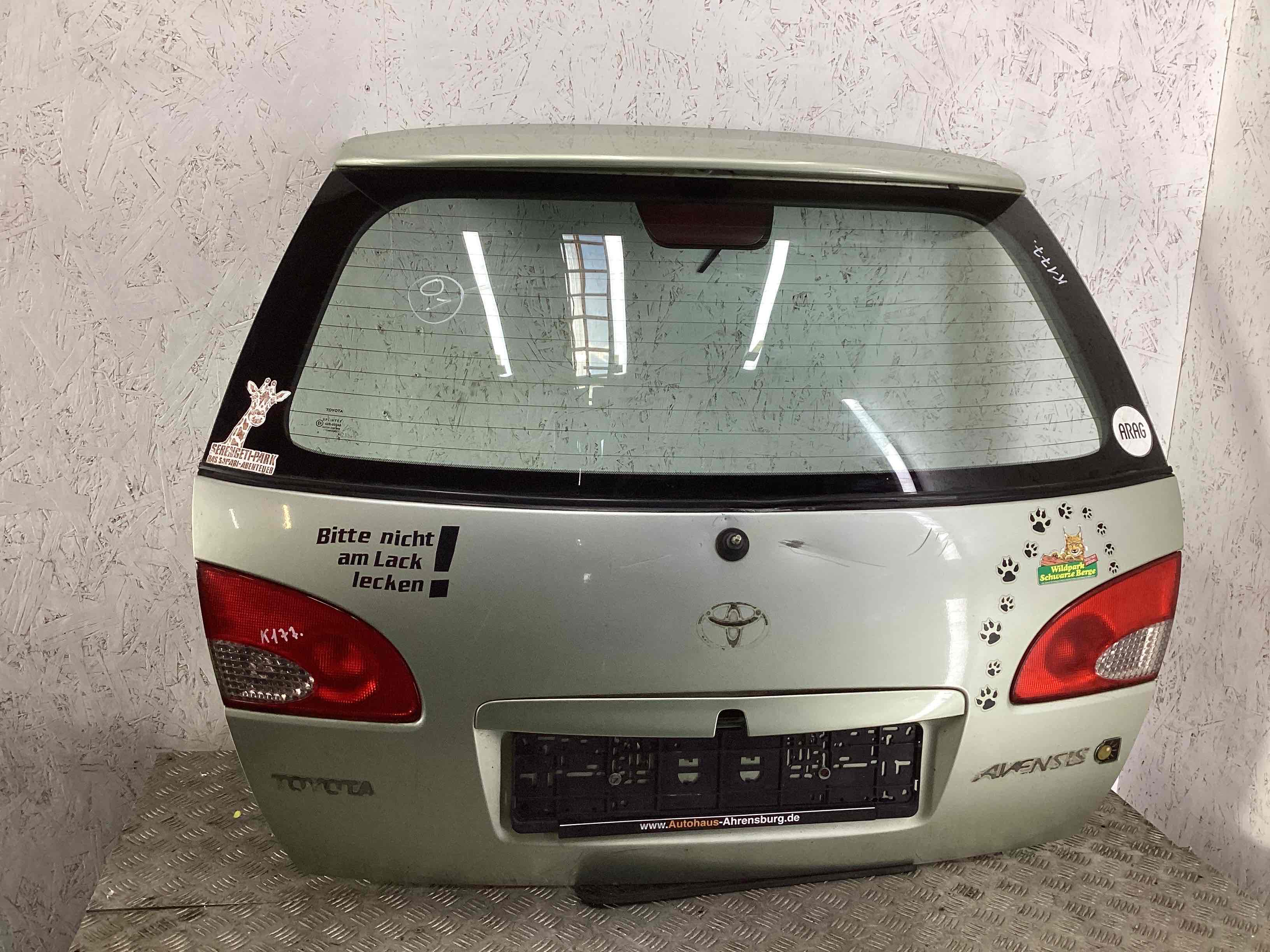 Крышка багажника (дверь 3-5)  Toyota Avensis
