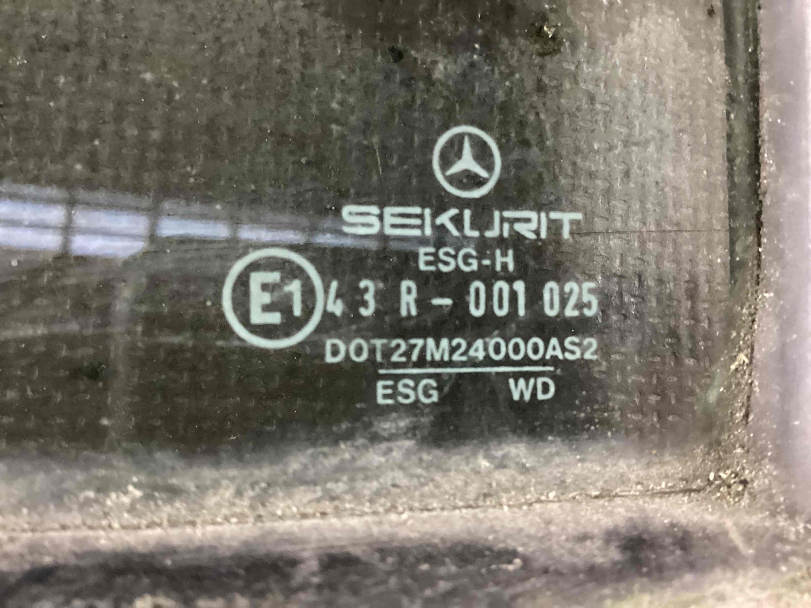 Стекло форточки двери задней правой Mercedes S-Class (W126) купить в Беларуси