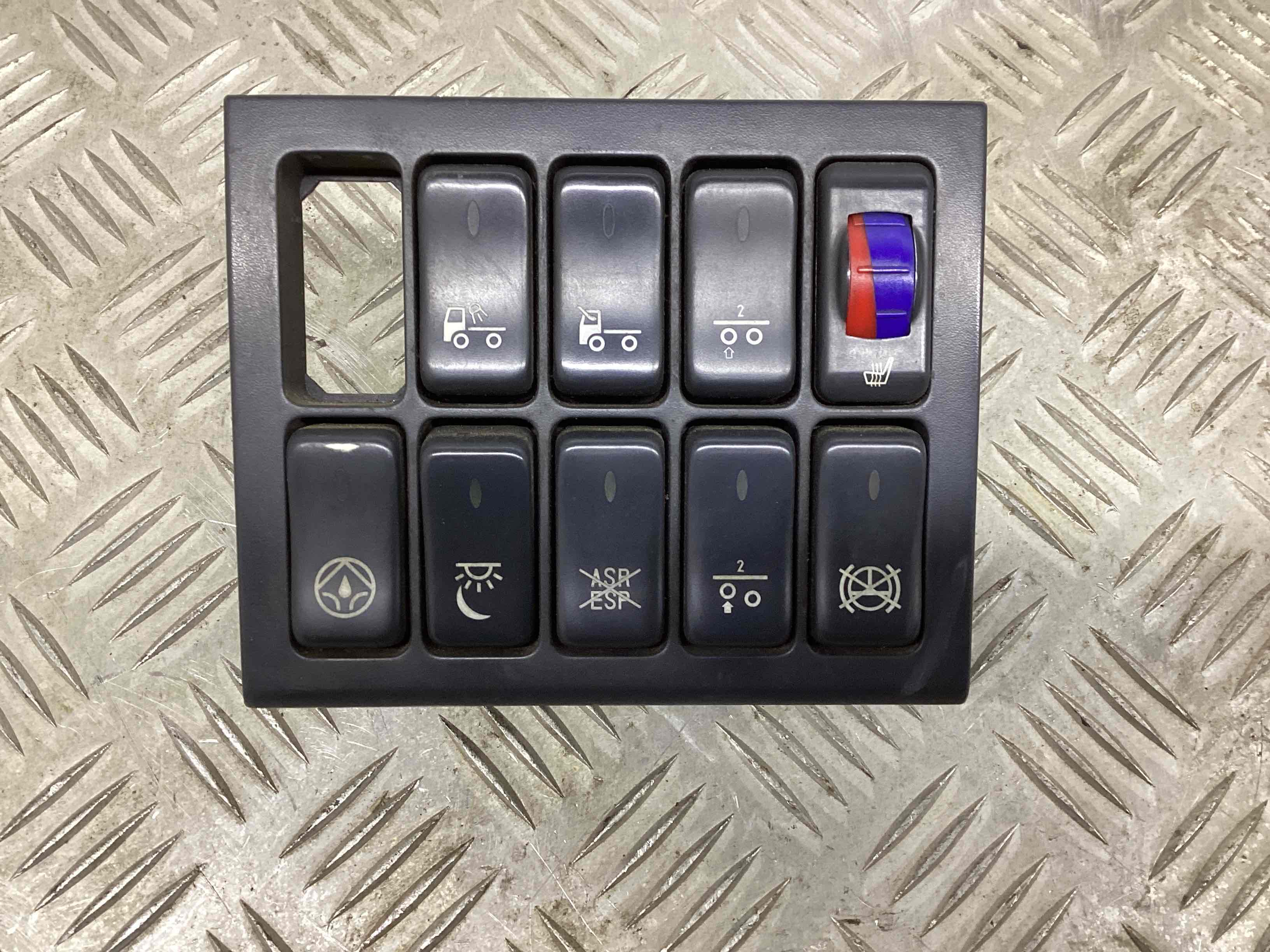 Блок кнопок  MAN TGA