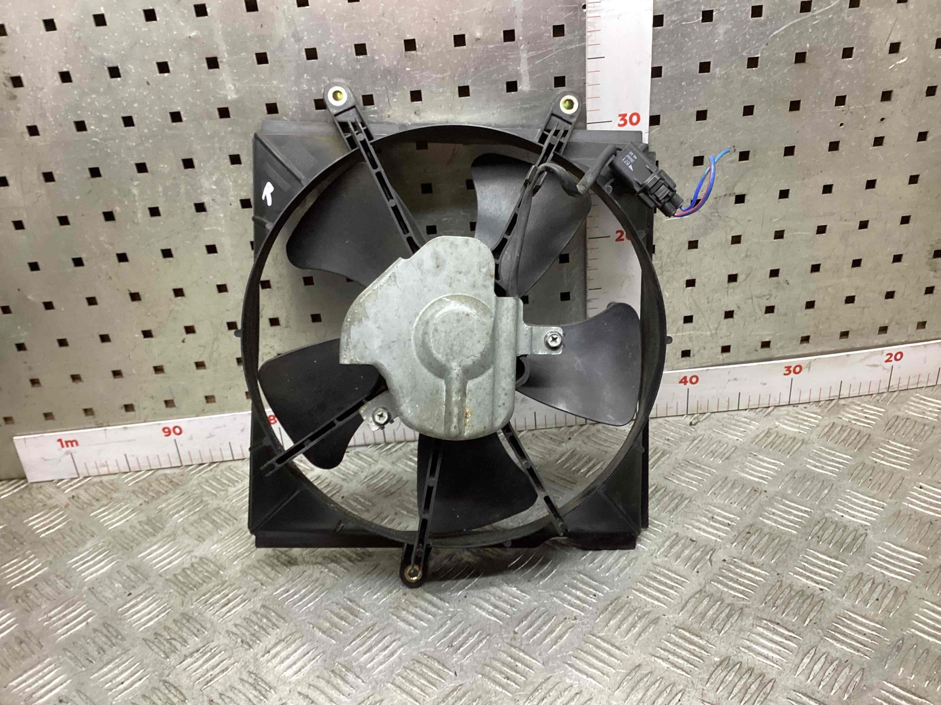 Вентилятор радиатора  Toyota Avensis
