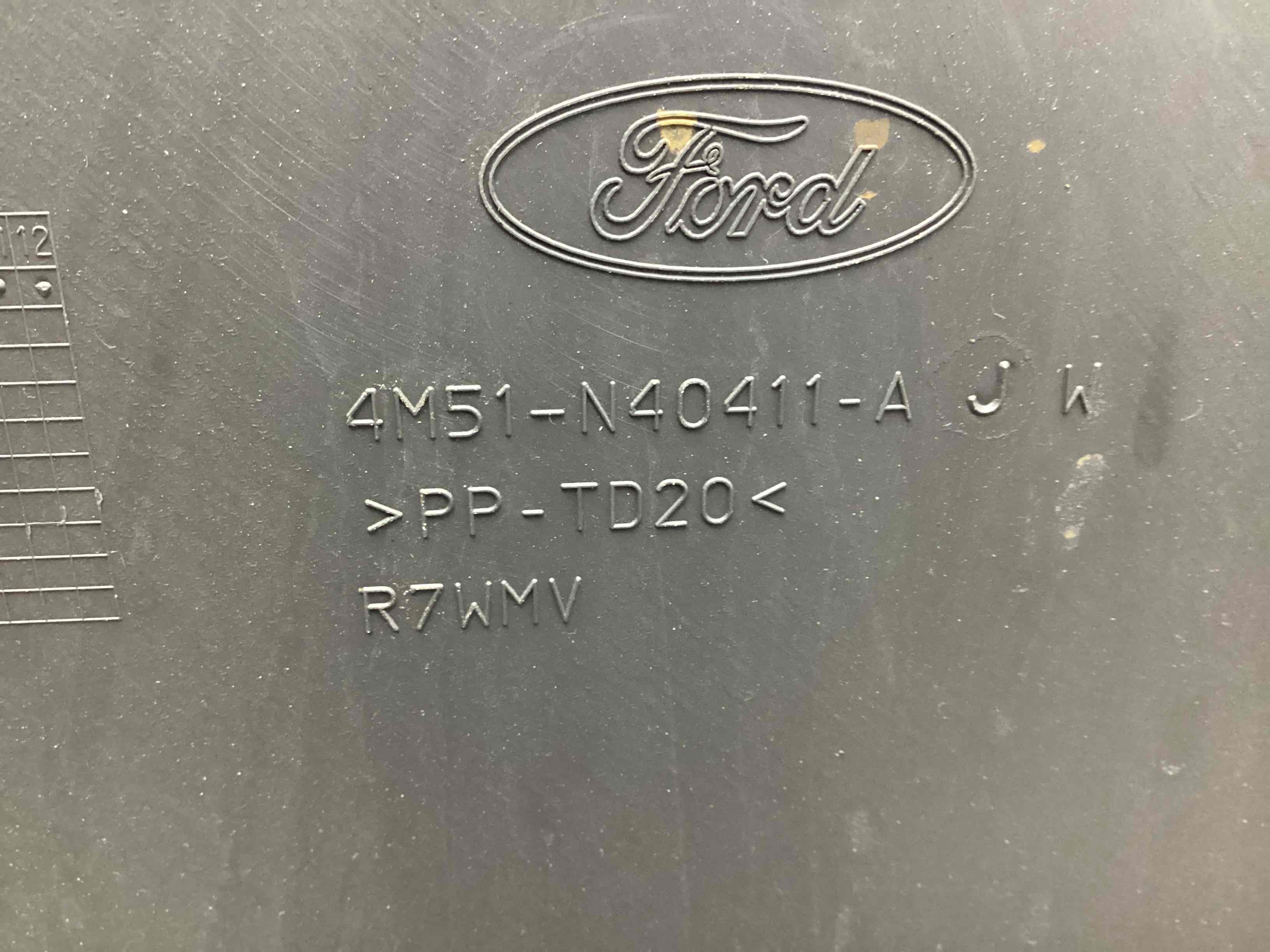 Обшивка крышки багажника Ford Focus 2 купить в России