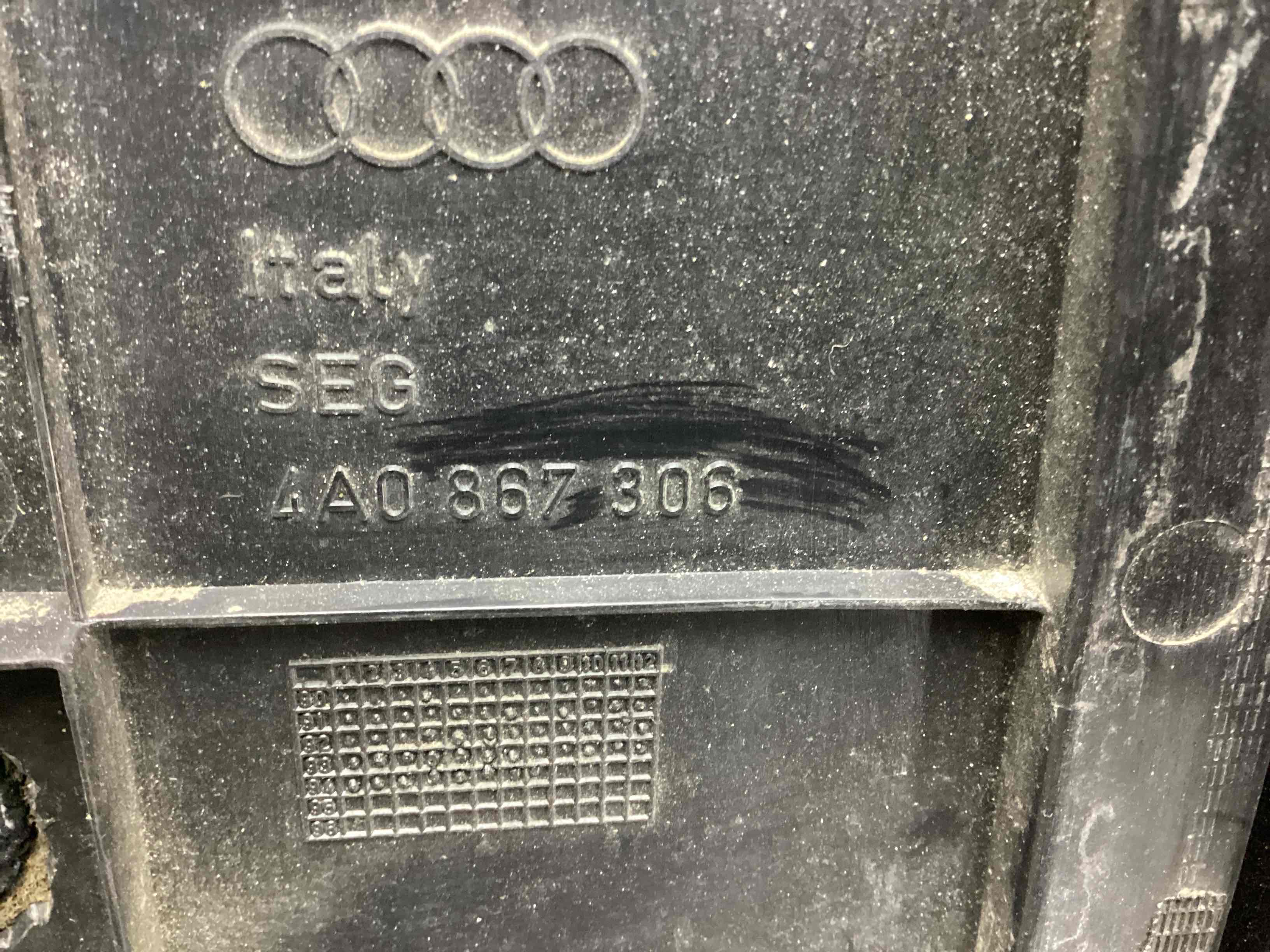 Обшивка (карта) двери задней правой Audi A6 C4 купить в Беларуси