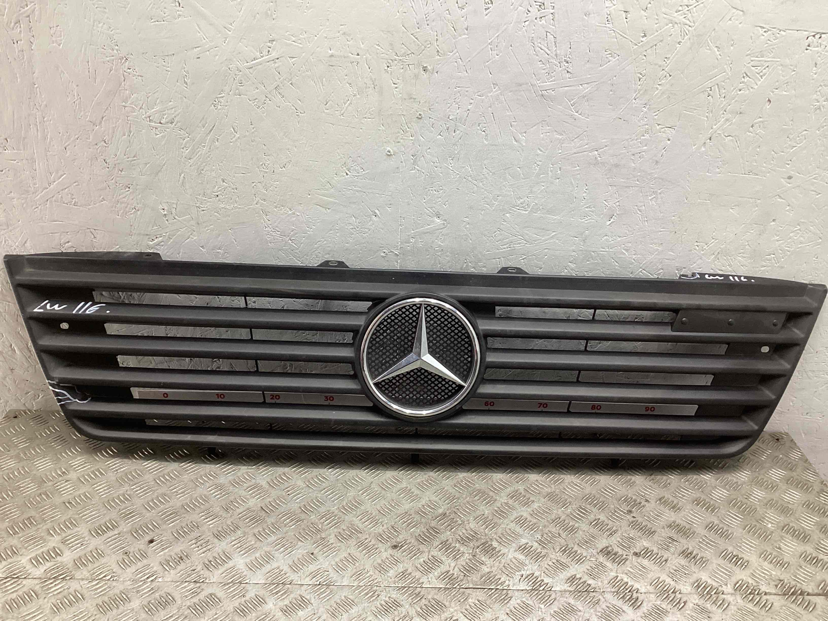 Решетка радиатора  Mercedes Vario