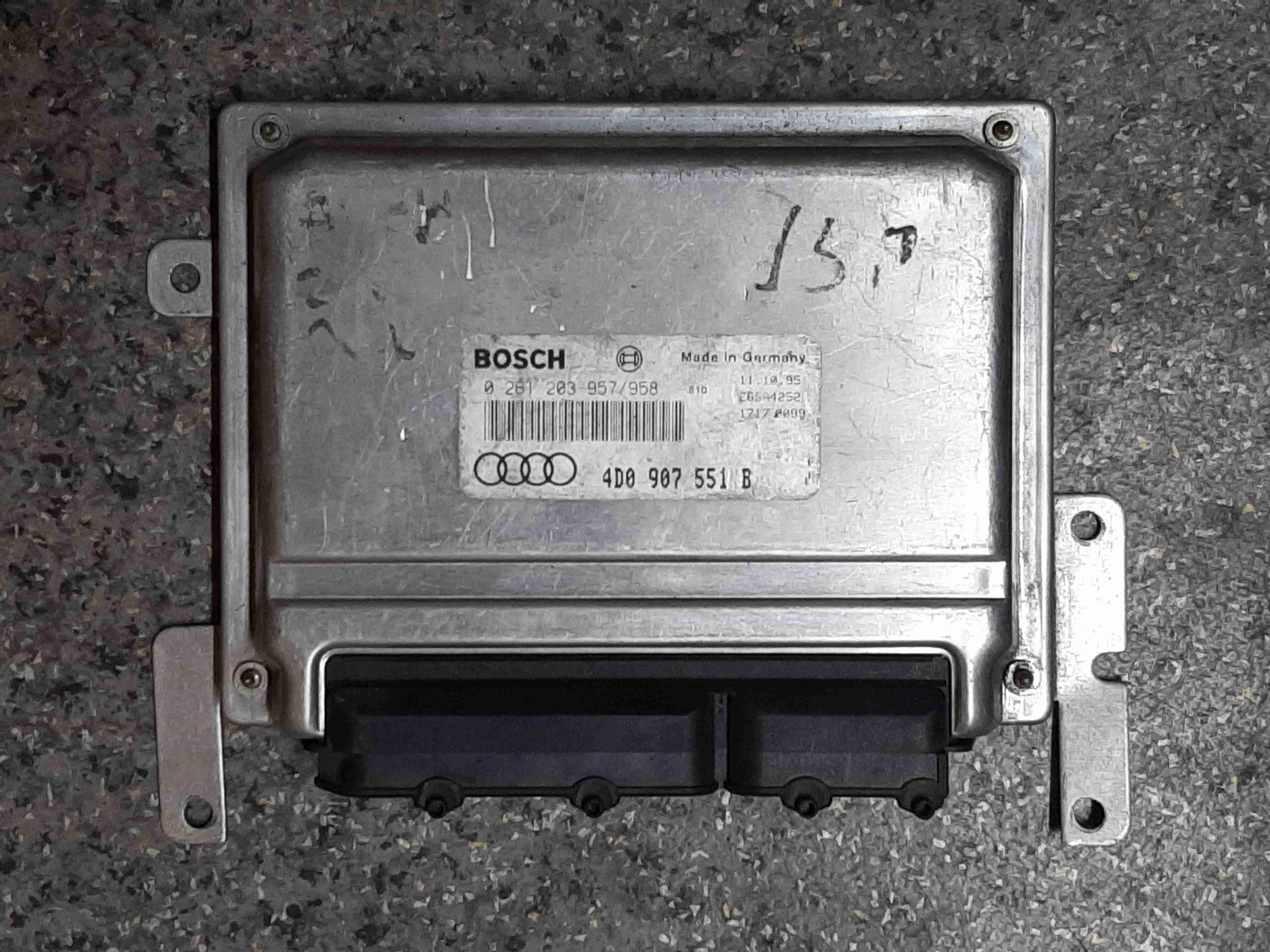Блок управления двигателем  Audi A6