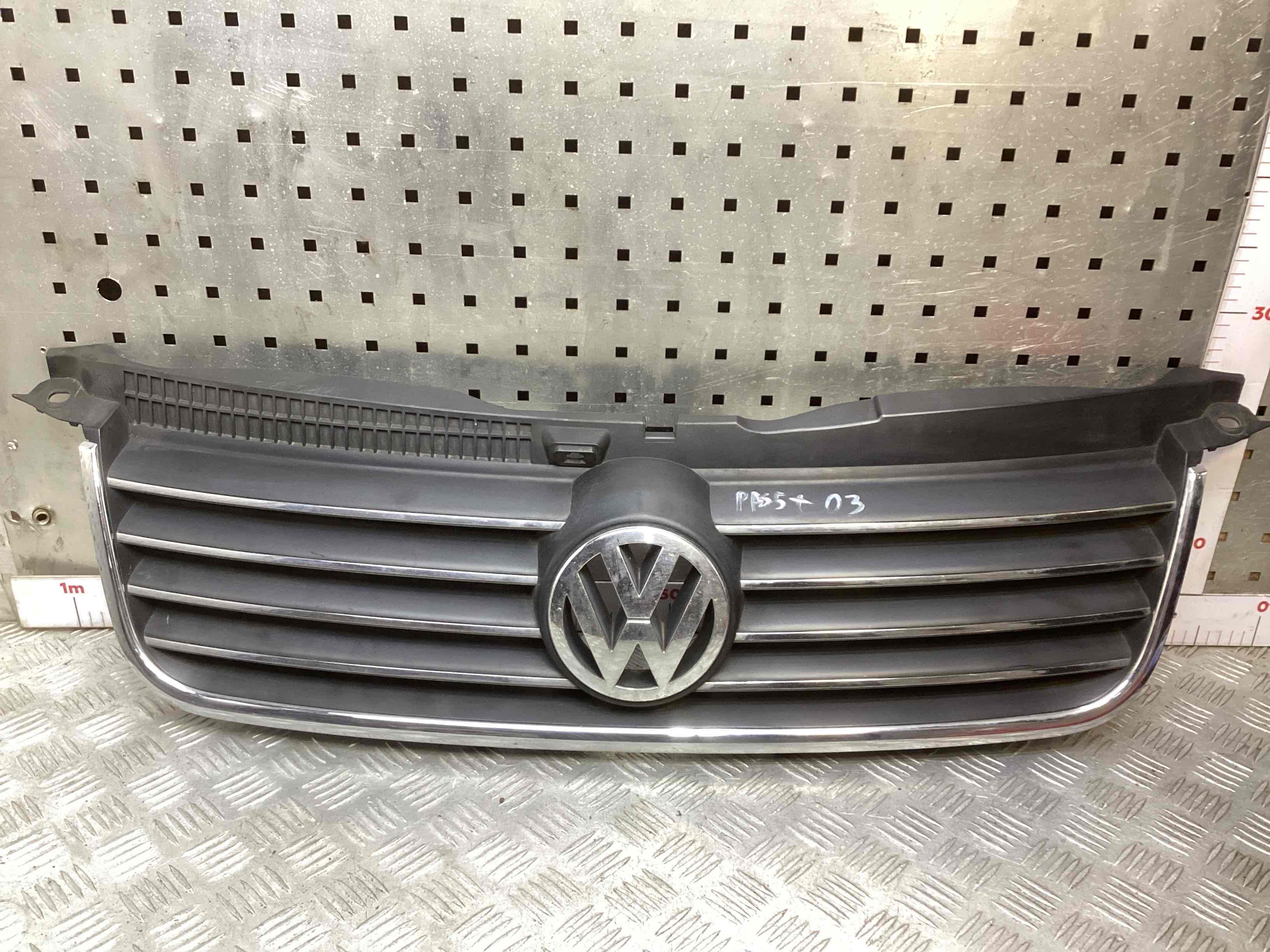 Решетка радиатора  Volkswagen Passat