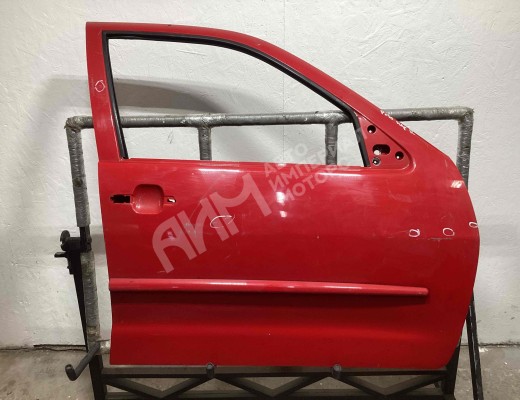 Молдинг стекла двери передней правой наружный Volkswagen Polo III (6N/6K) 1994-2002  Volkswagen Polo Polo III (6N/6K) 1994-2002