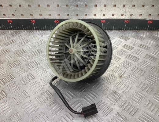 Моторчик печки Audi 80 B4 (8C) 1991-1995  Audi 80 80 B4 (8C) 1991-1995