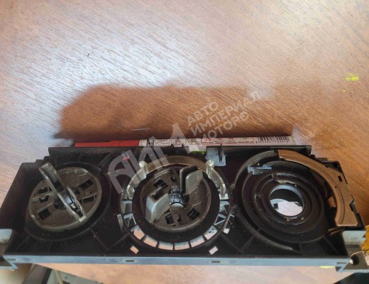 Блок управления печки/климат-контроля Volkswagen Golf III (1H) 1991-1997  Volkswagen Golf Golf III (1H) 1991-1997