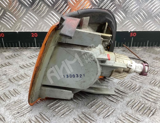 Поворотник правый Audi 80 B4 (8C) 1991-1995  Audi 80 80 B4 (8C) 1991-1995