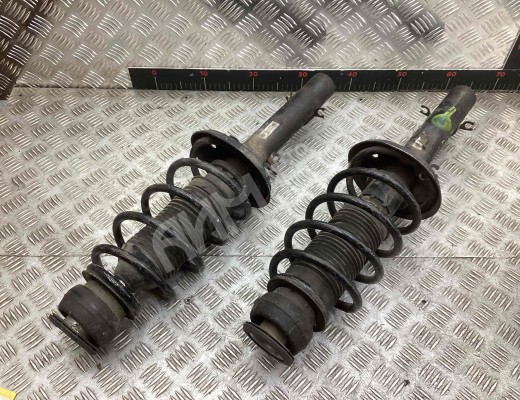 Стойка передняя правая Volkswagen Golf IV (1J) 1997-2004  Volkswagen Golf Golf IV (1J) 1997-2004